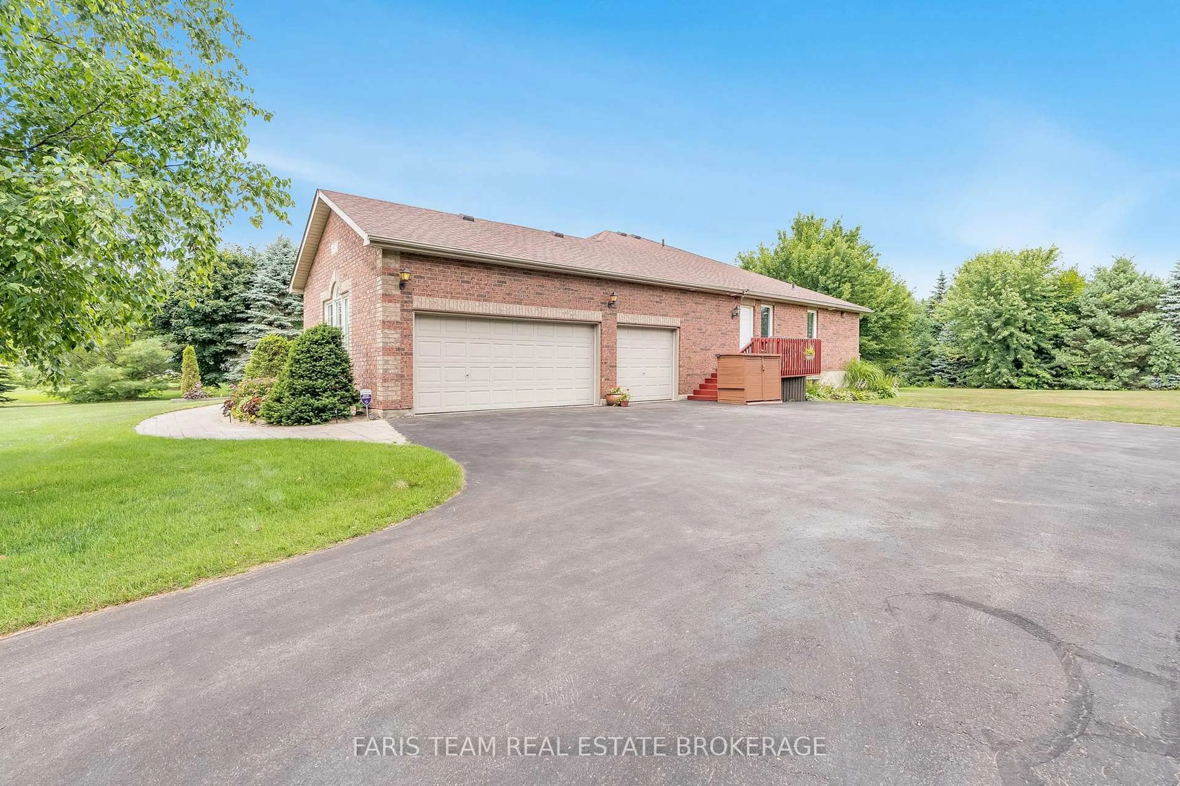 A pic from outside/outdoor area/front of a property/back of a property/a pic from drone, street for 37 Cindy Lane, Adjala-Tosorontio Ontario L0M 1M0