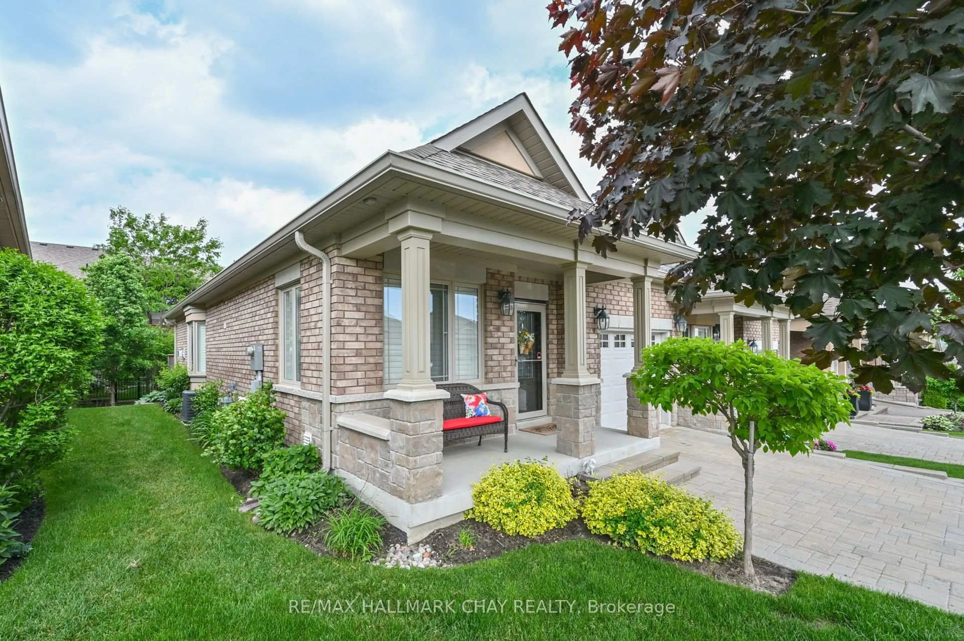 Home with brick exterior material, street for 39 Westmount Dr, New Tecumseth Ontario L9R 0P5
