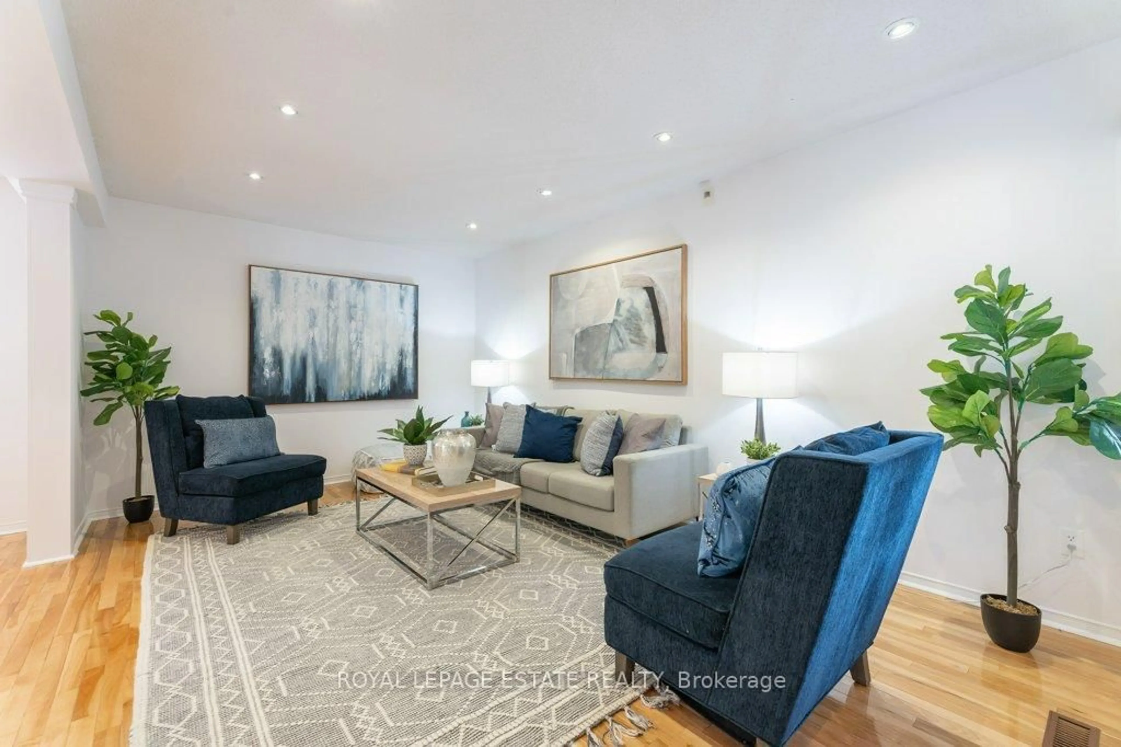 Living room with furniture, wood/laminate floor for 241 Rosedale Heights Dr, Vaughan Ontario L4J 6Y3