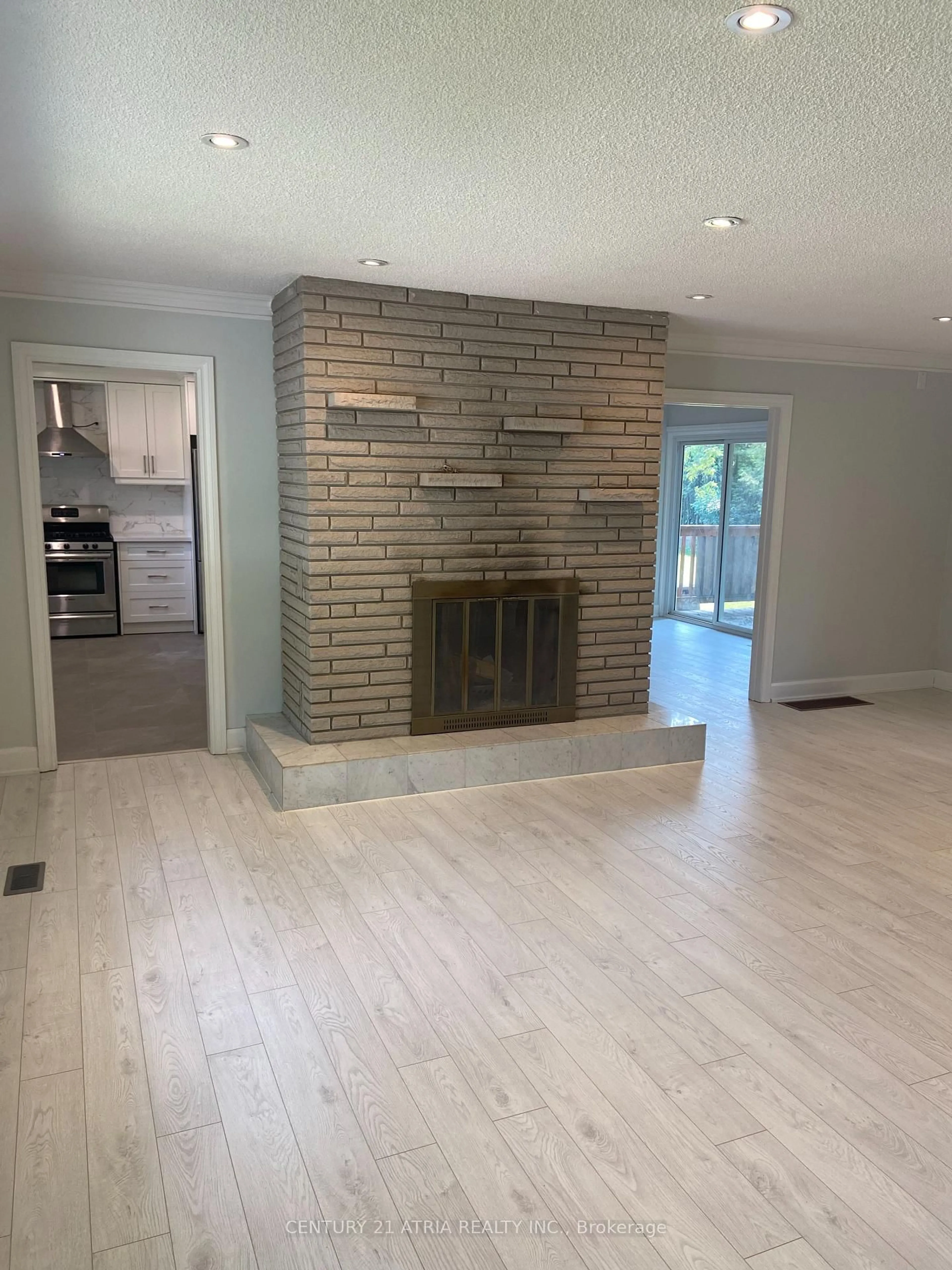A pic of a room for 27 Waterbend Dr, Georgina Ontario L4P 2S3