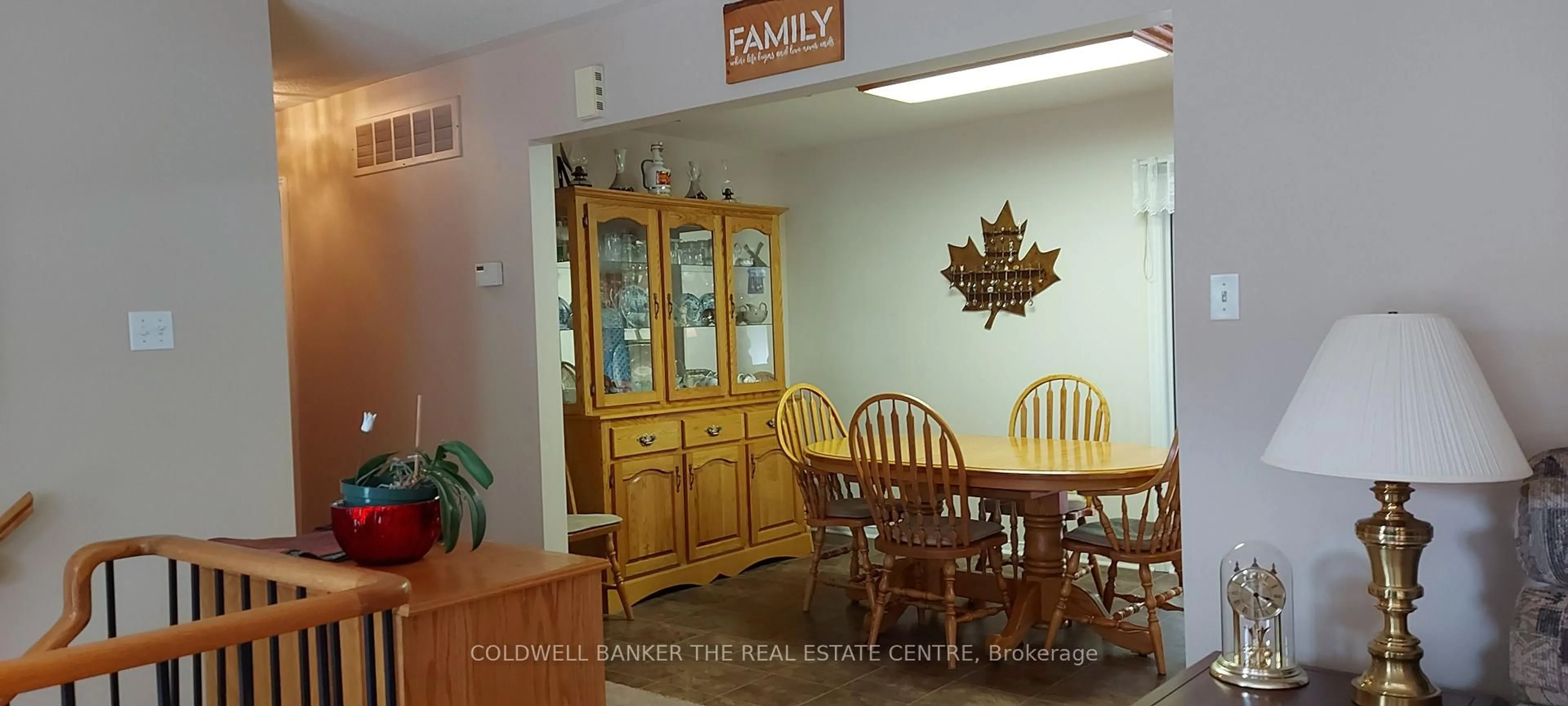 Dining room, wood/laminate floor for 1087 Arnold St, Innisfil Ontario L0L 1W0