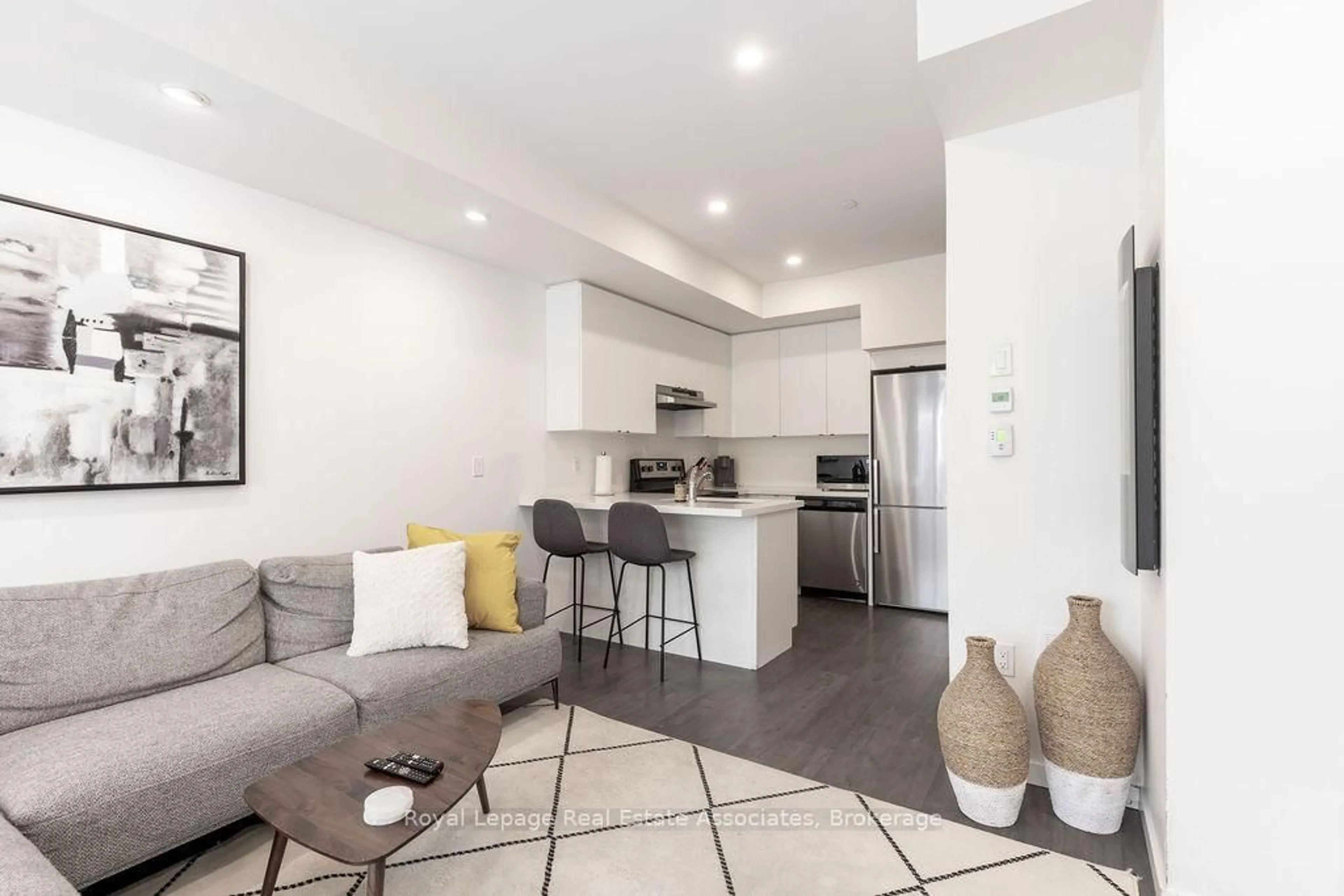 Open concept kitchen, unknown for 500 Alex Gardner Circ #93, Aurora Ontario L4G 3G5