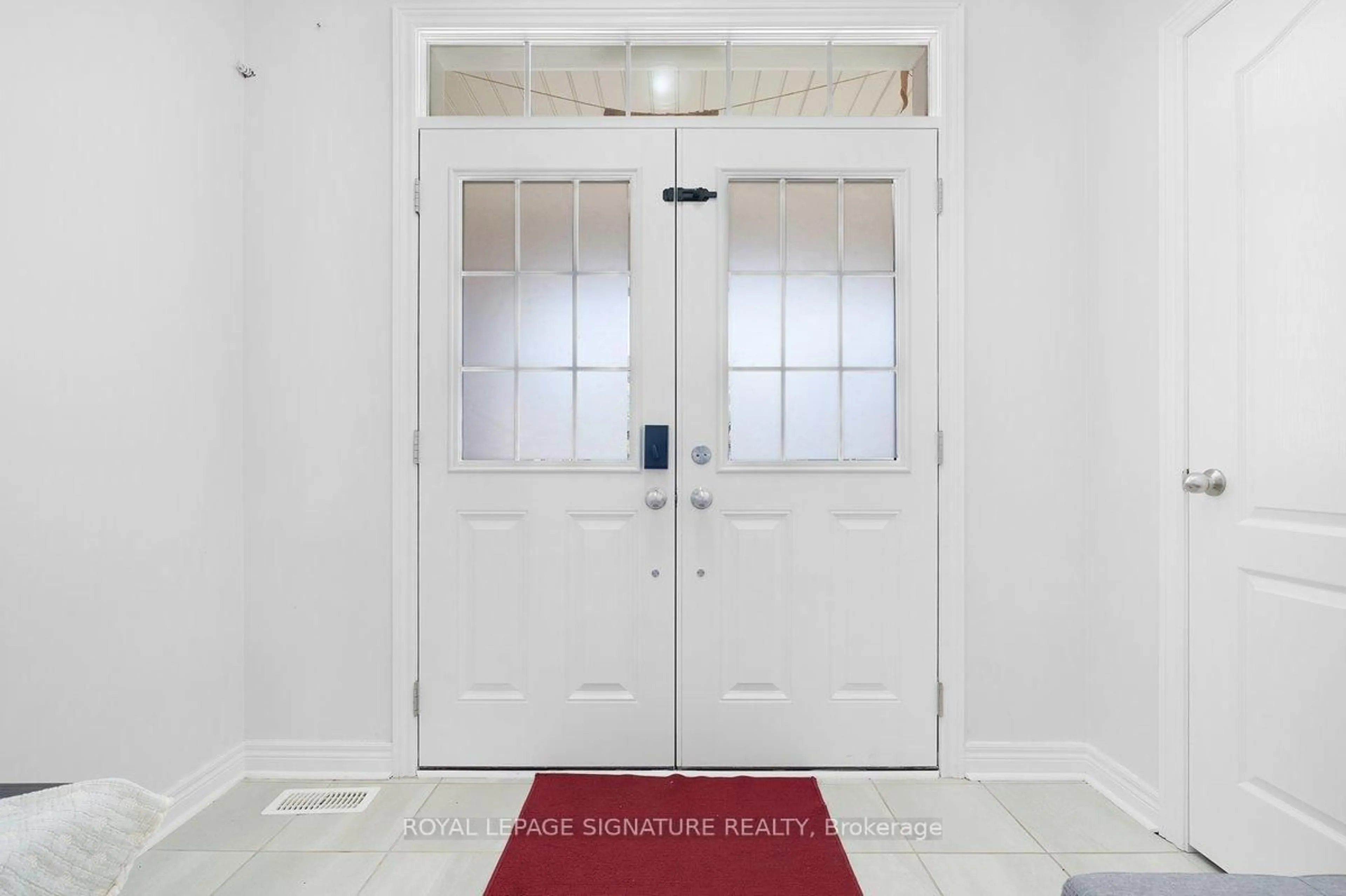 Indoor entryway for 135 Mcdonnell Cres, Bradford West Gwillimbury Ontario L3Z 0S8