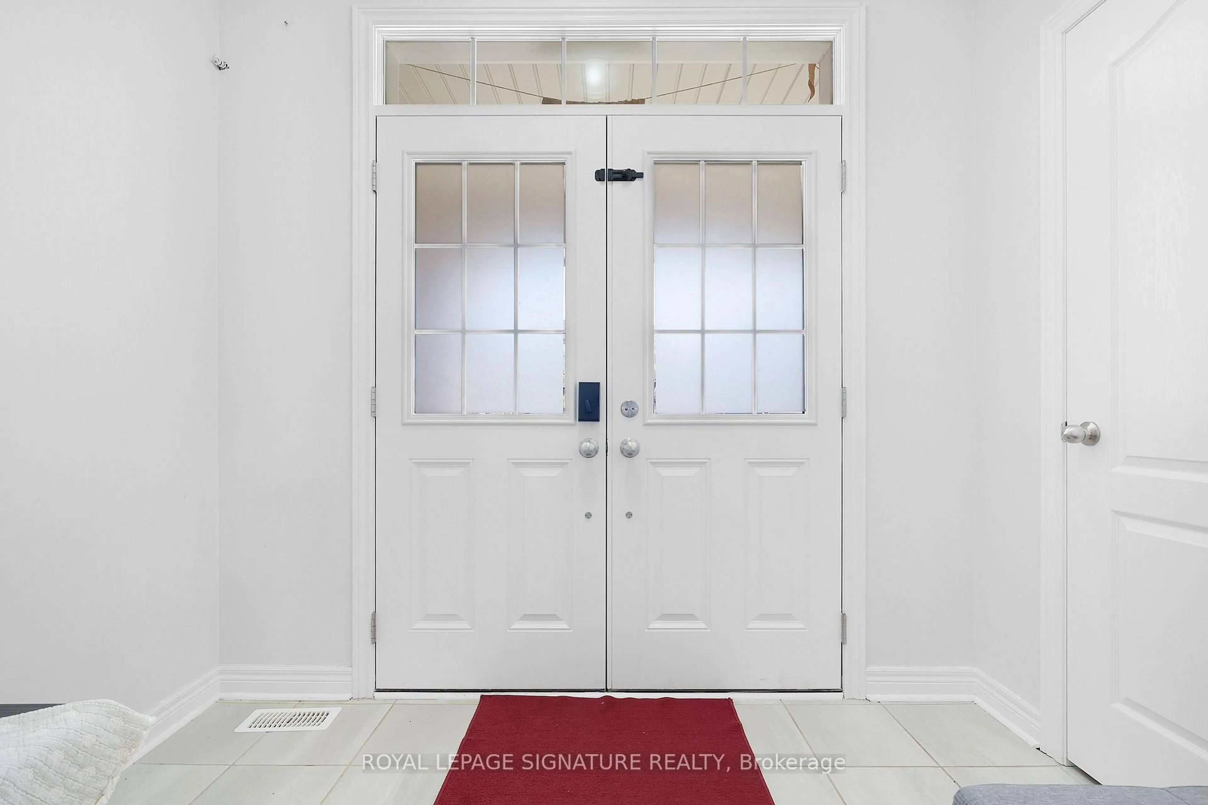 Indoor entryway for 135 Mcdonnell Cres, Bradford West Gwillimbury Ontario L3Z 0S8