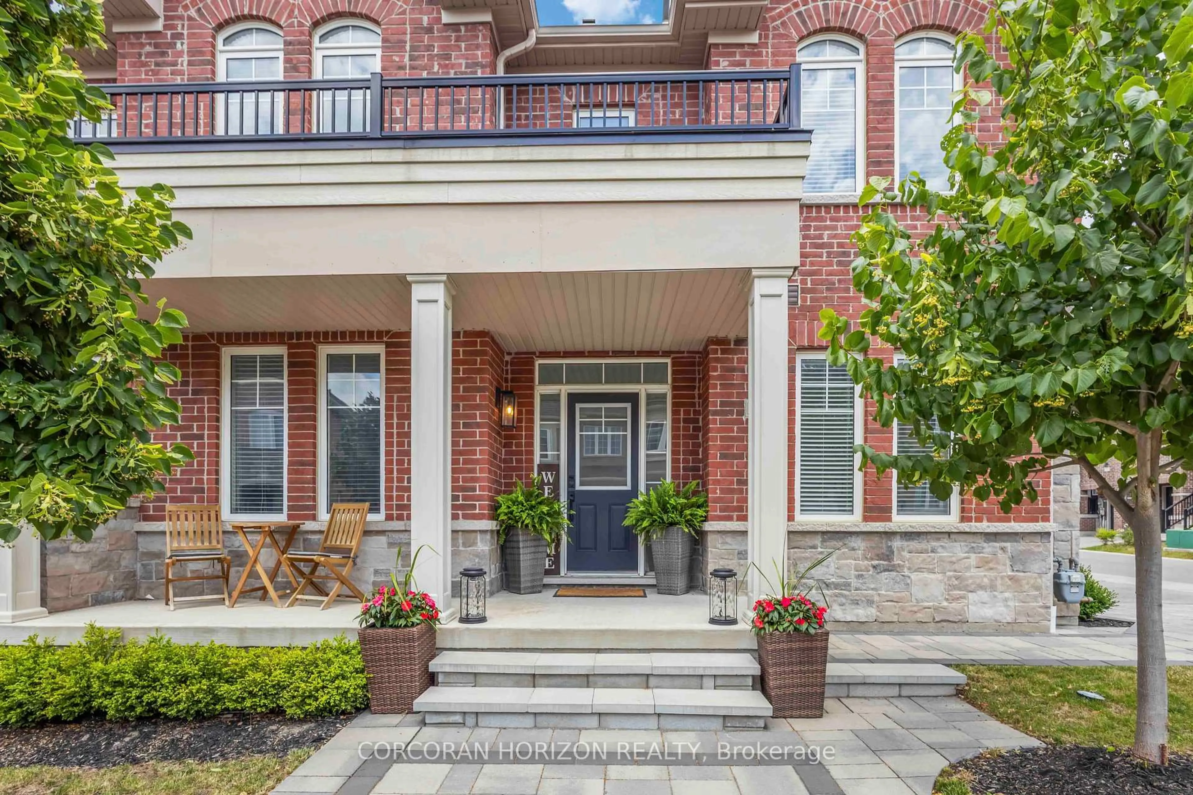 Home with brick exterior material, street for 81 Dundonald Tr, Newmarket Ontario L3Y 0E1