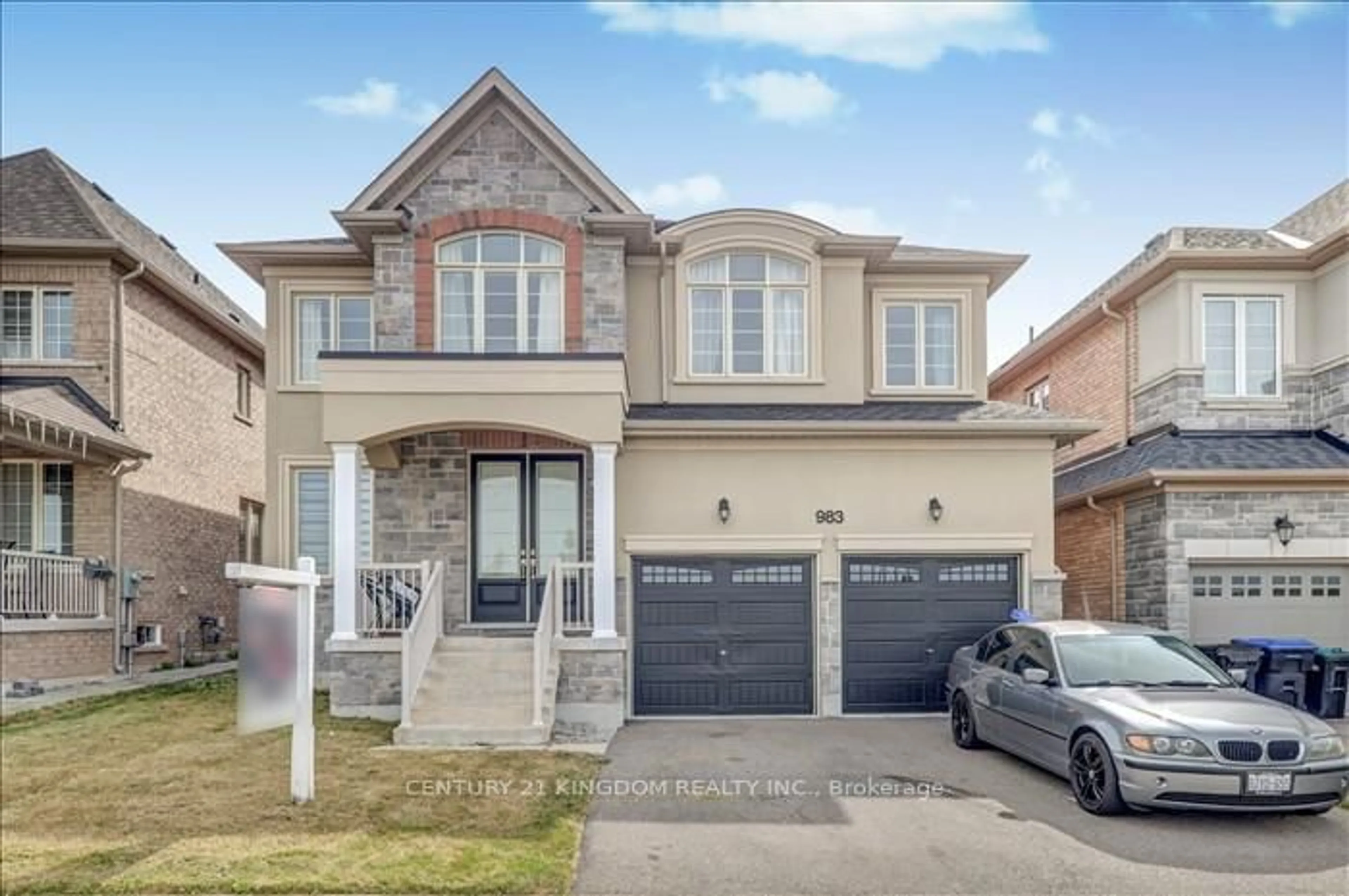 Home with brick exterior material, street for 983 Langford Blvd, Bradford West Gwillimbury Ontario L3Z 4K9