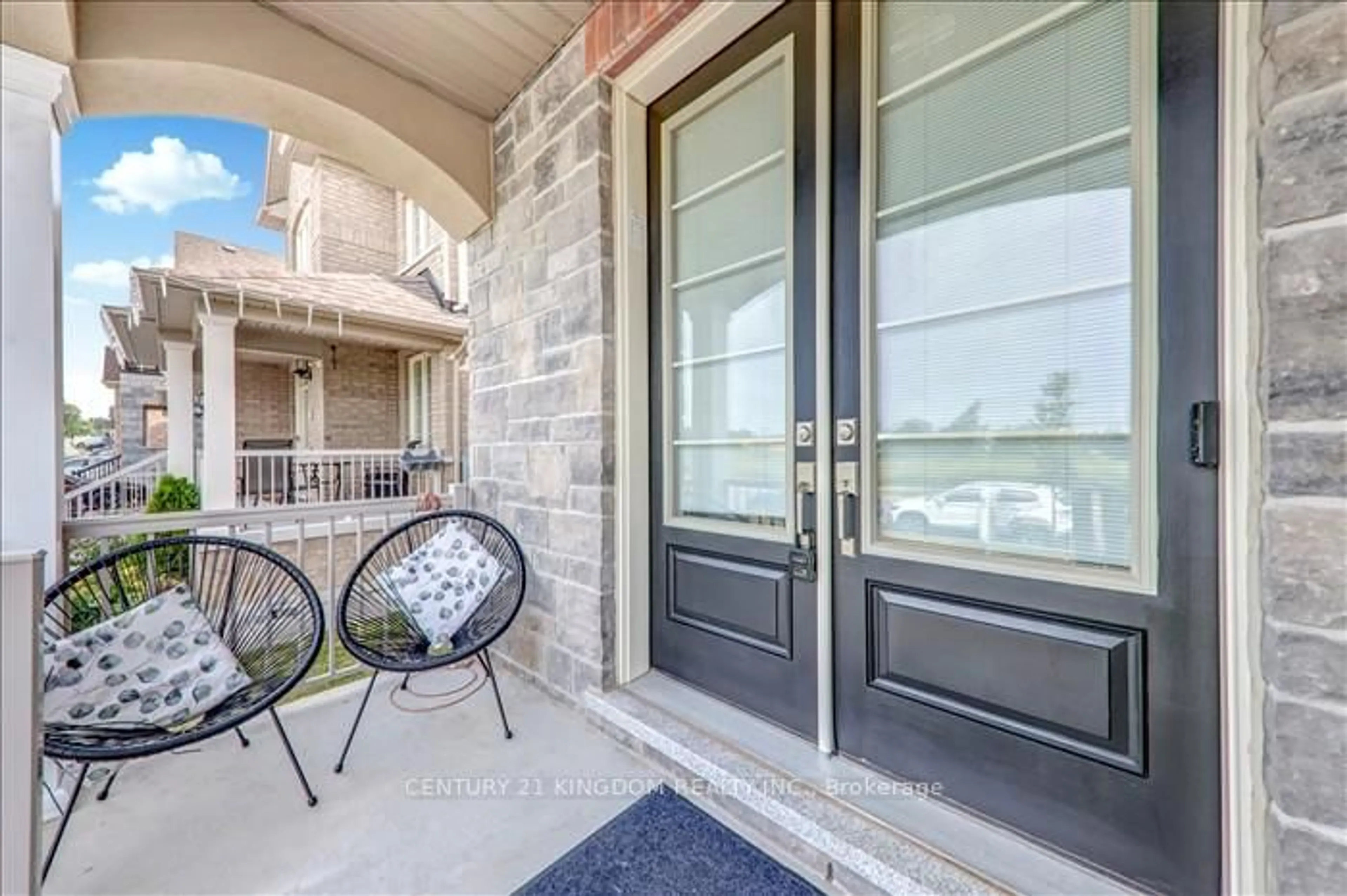 Indoor entryway for 983 Langford Blvd, Bradford West Gwillimbury Ontario L3Z 4K9