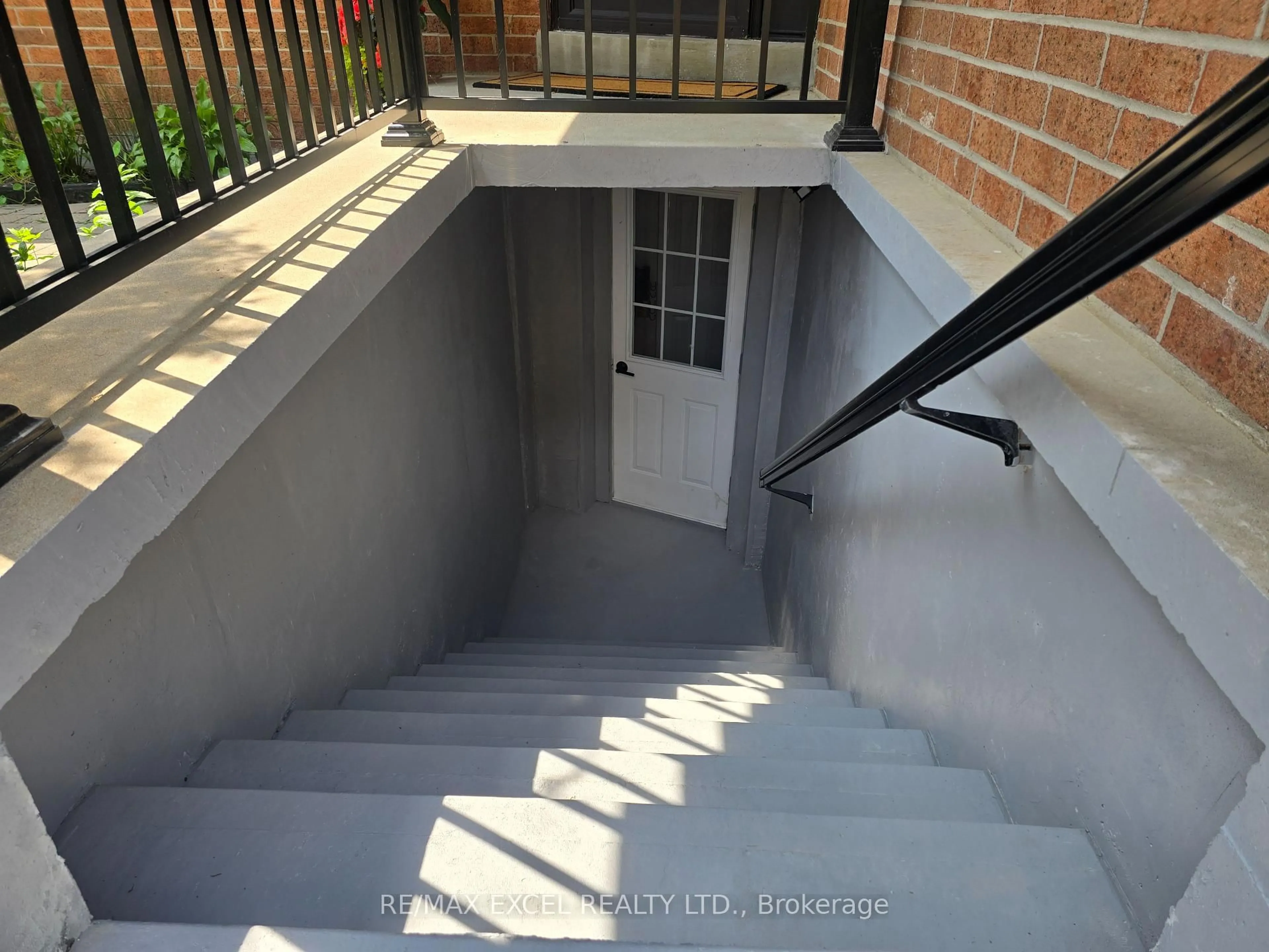 Stairs for 19 Marsh St, Richmond Hill Ontario L4C 7P2