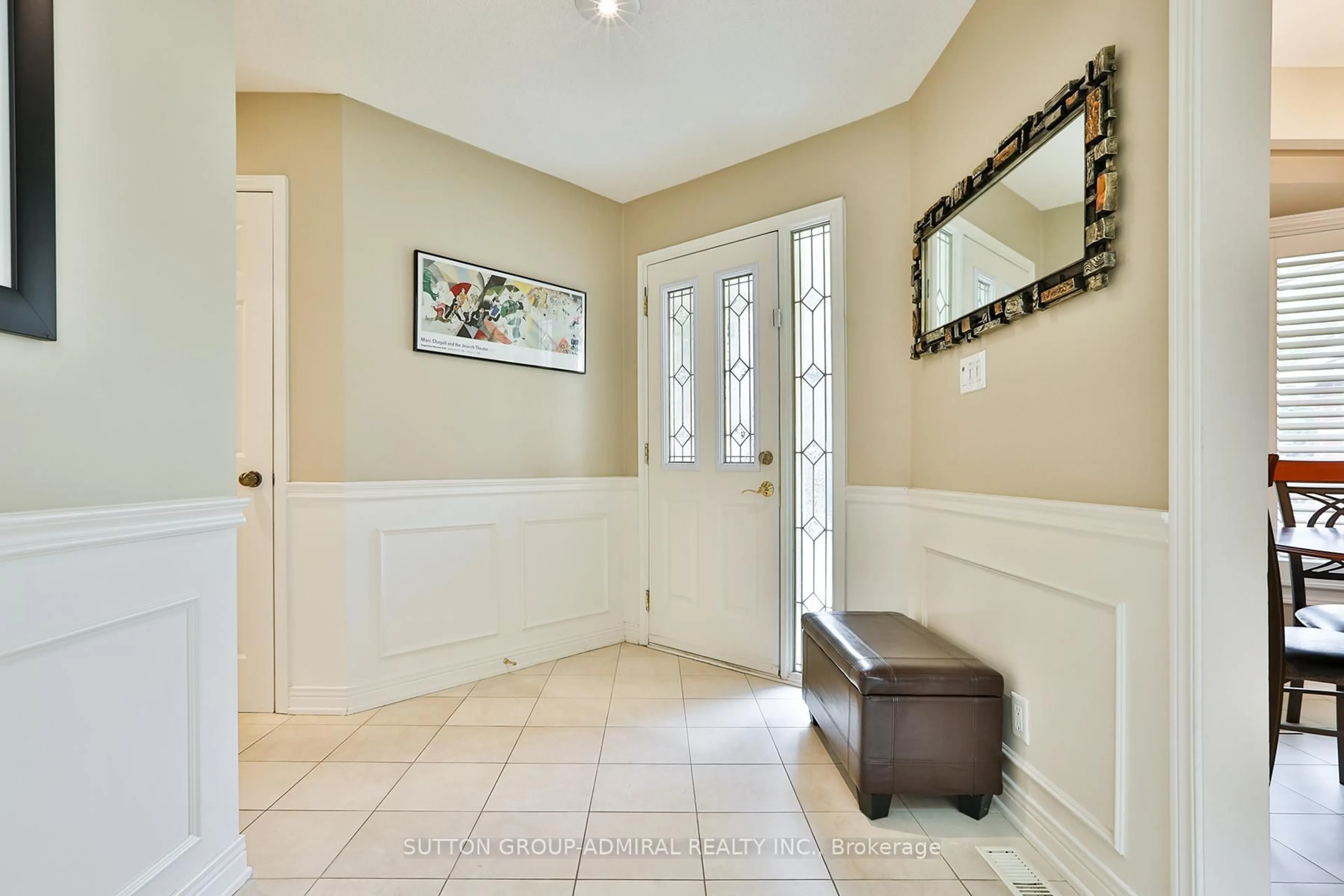 Indoor entryway for 135 Heatherton Way, Vaughan Ontario L4J 3E8