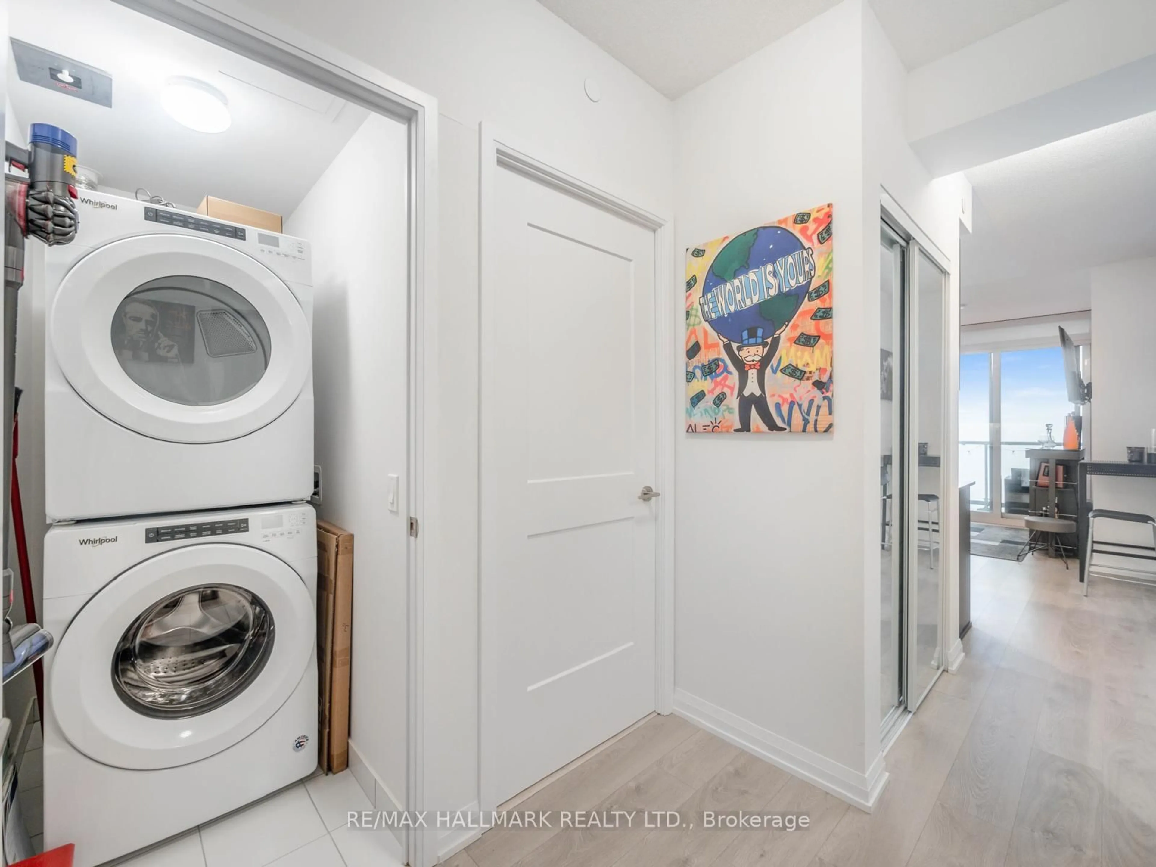 Laundry room for 7895 Jane St #2802, Vaughan Ontario L4K 2M7