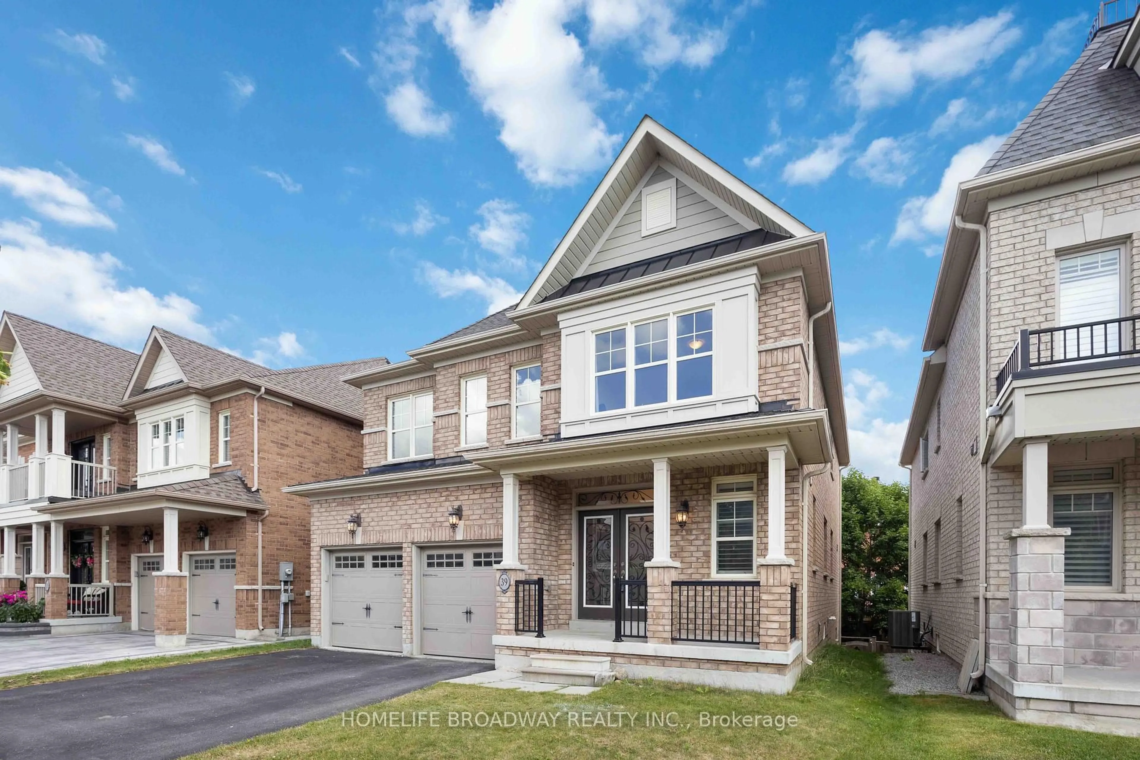Home with brick exterior material, street for 39 Brucefield Crt, Whitchurch-Stouffville Ontario L4A 1V5