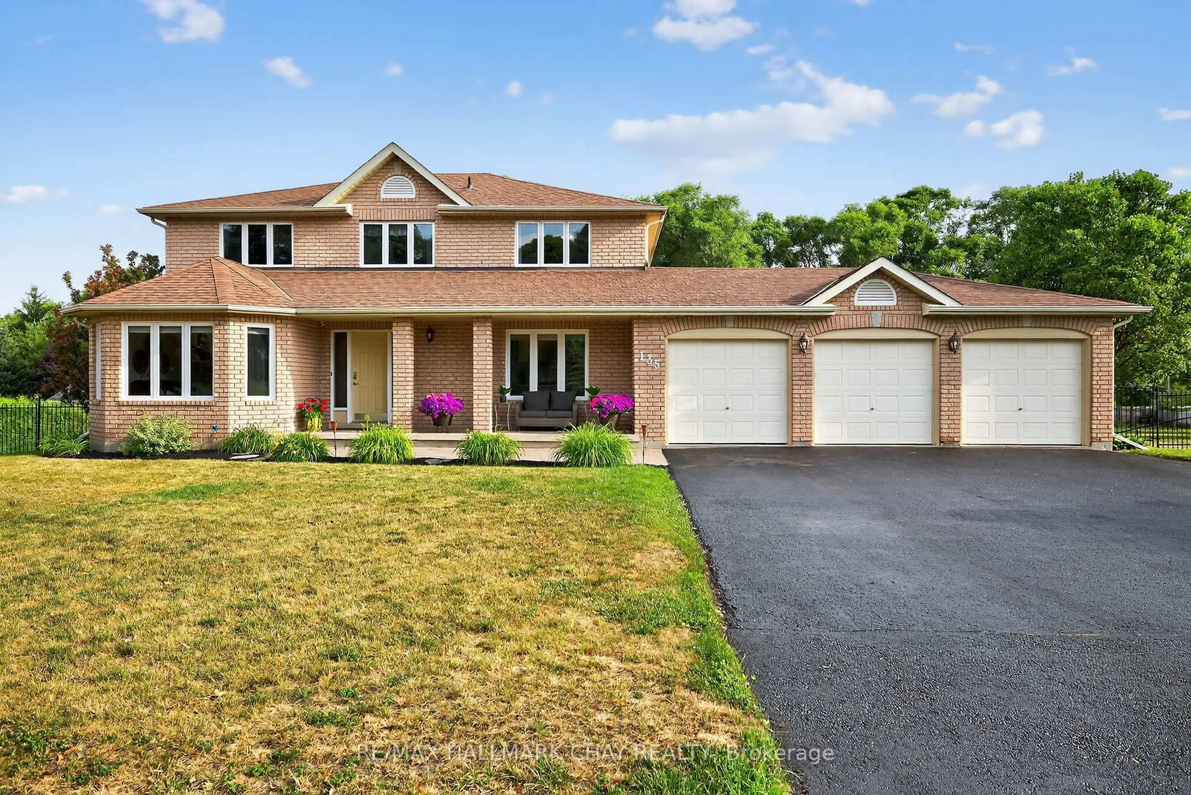 Home with brick exterior material, street for 135 Samuel Lount Rd, East Gwillimbury Ontario L9N 1K3