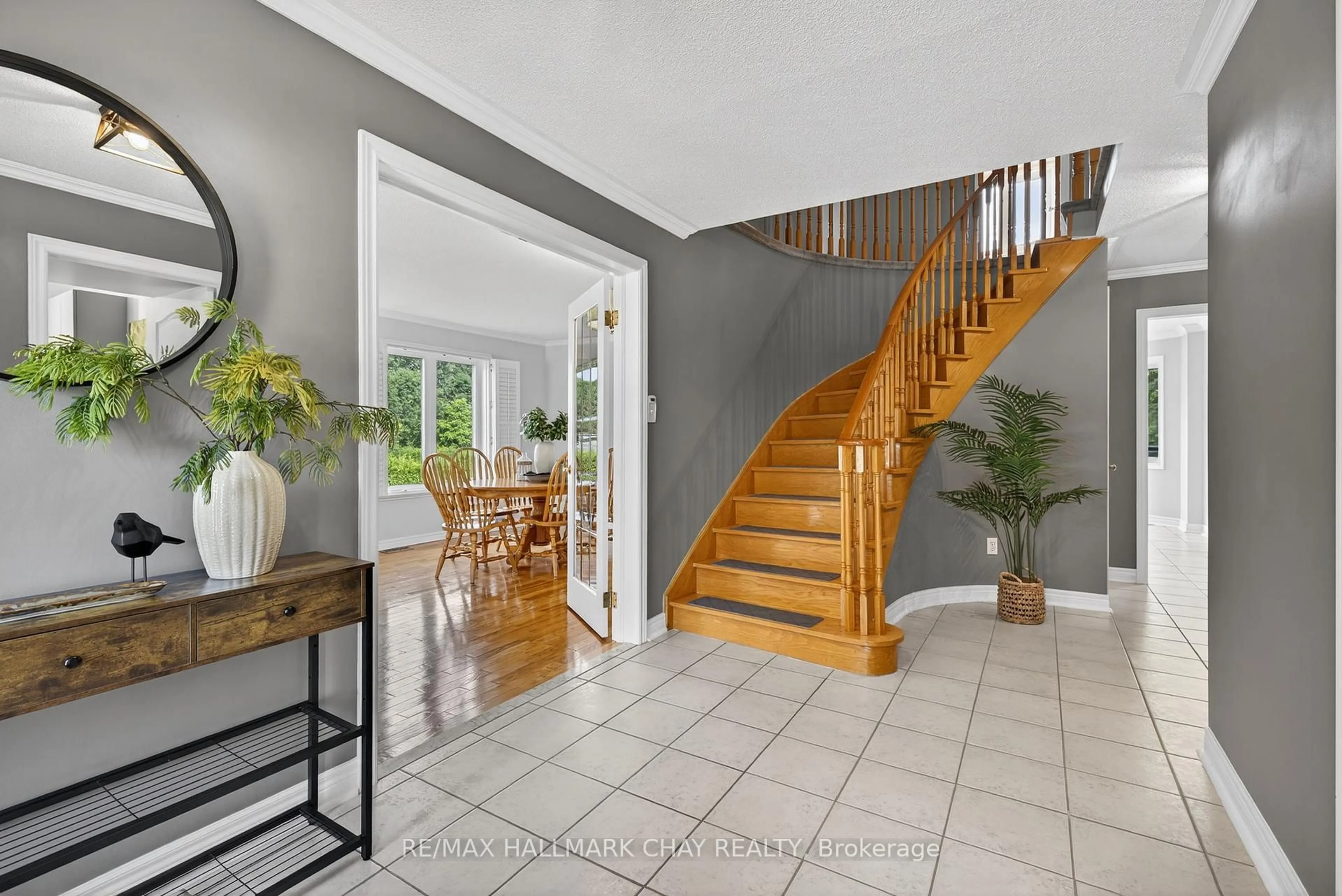 Indoor entryway for 135 Samuel Lount Rd, East Gwillimbury Ontario L9N 1K3