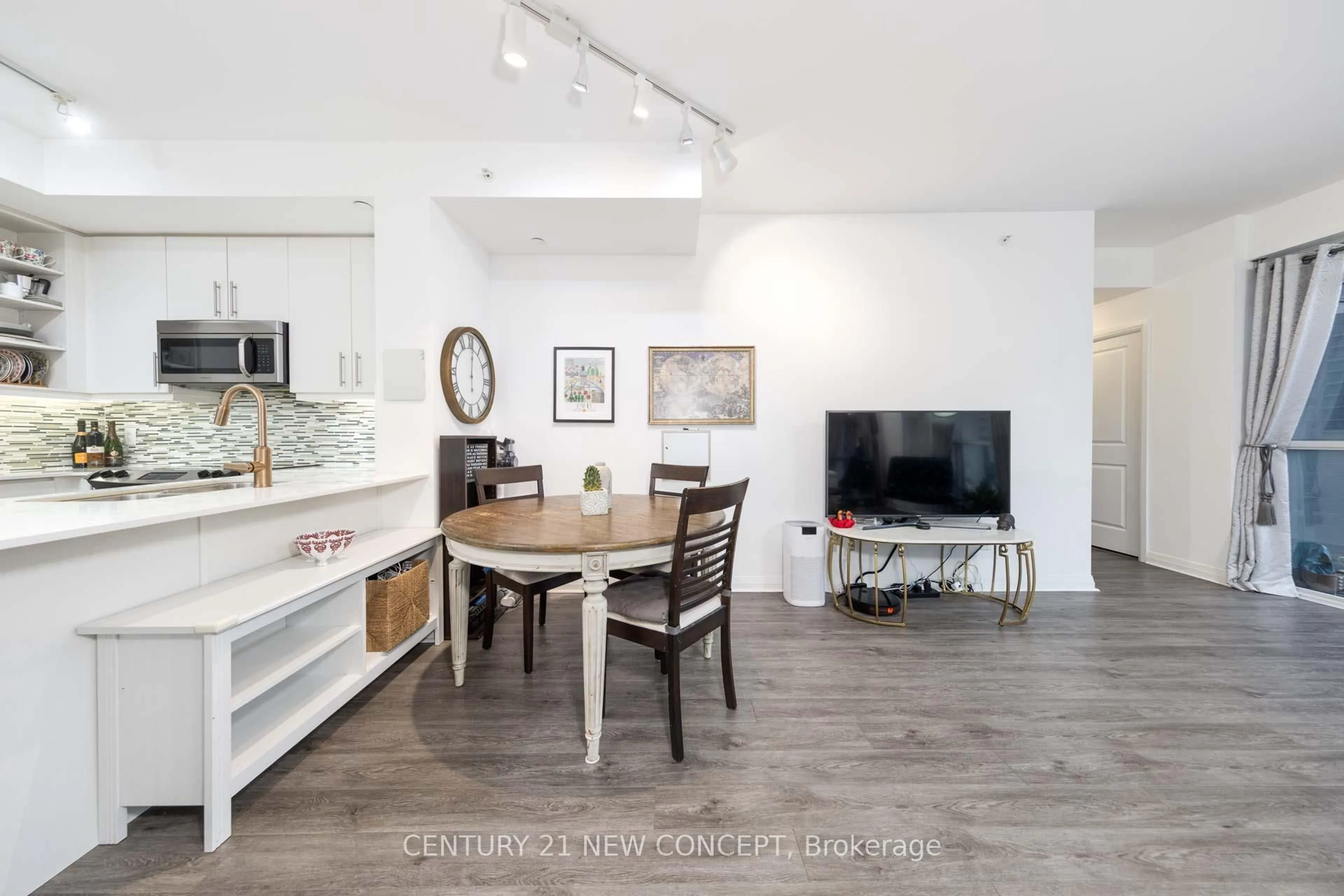 Unknown for 55 Oneida Cres #409, Richmond Hill Ontario L4B 0E8