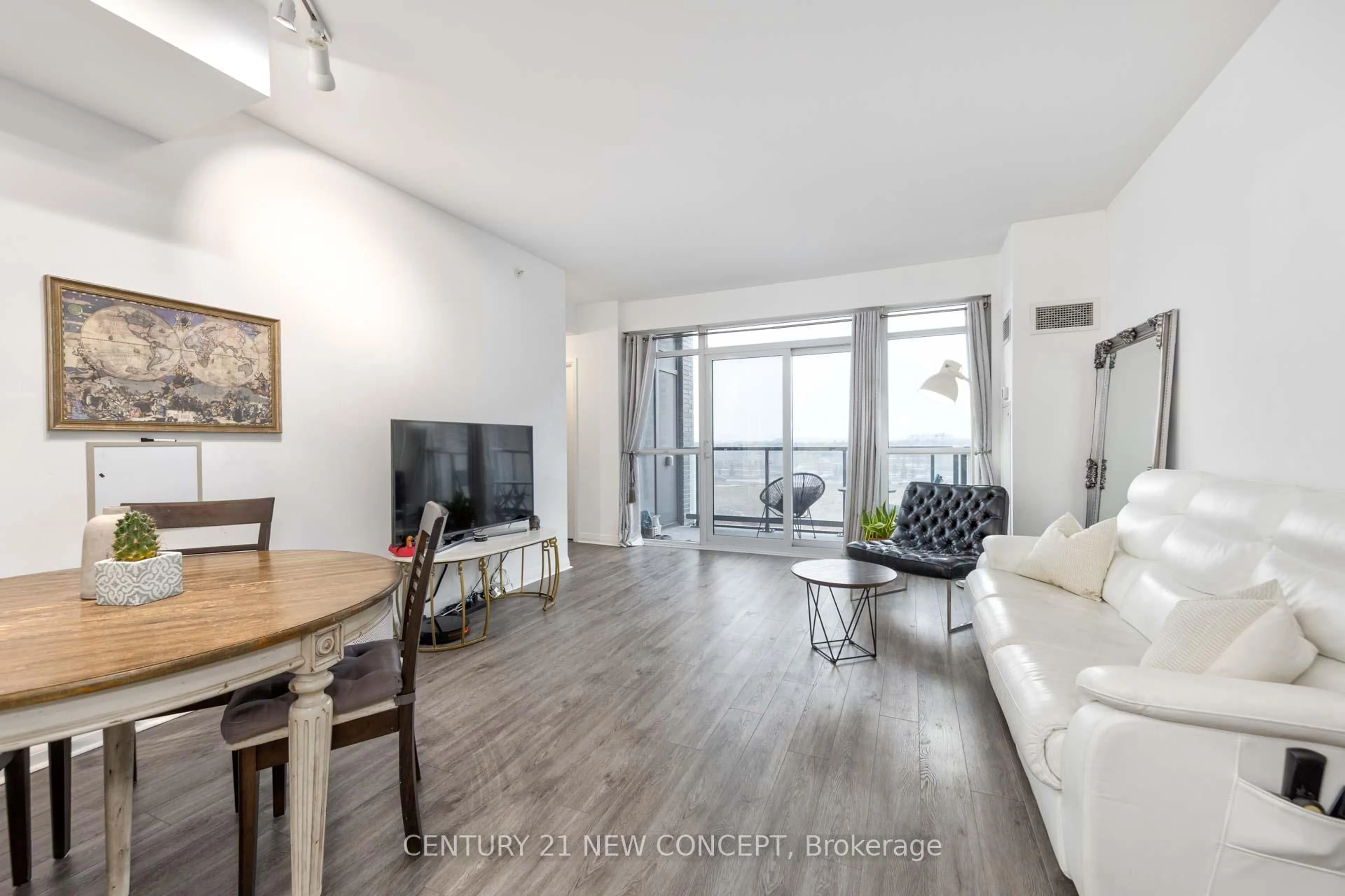 Living room with furniture, unknown for 55 Oneida Cres #409, Richmond Hill Ontario L4B 0E8