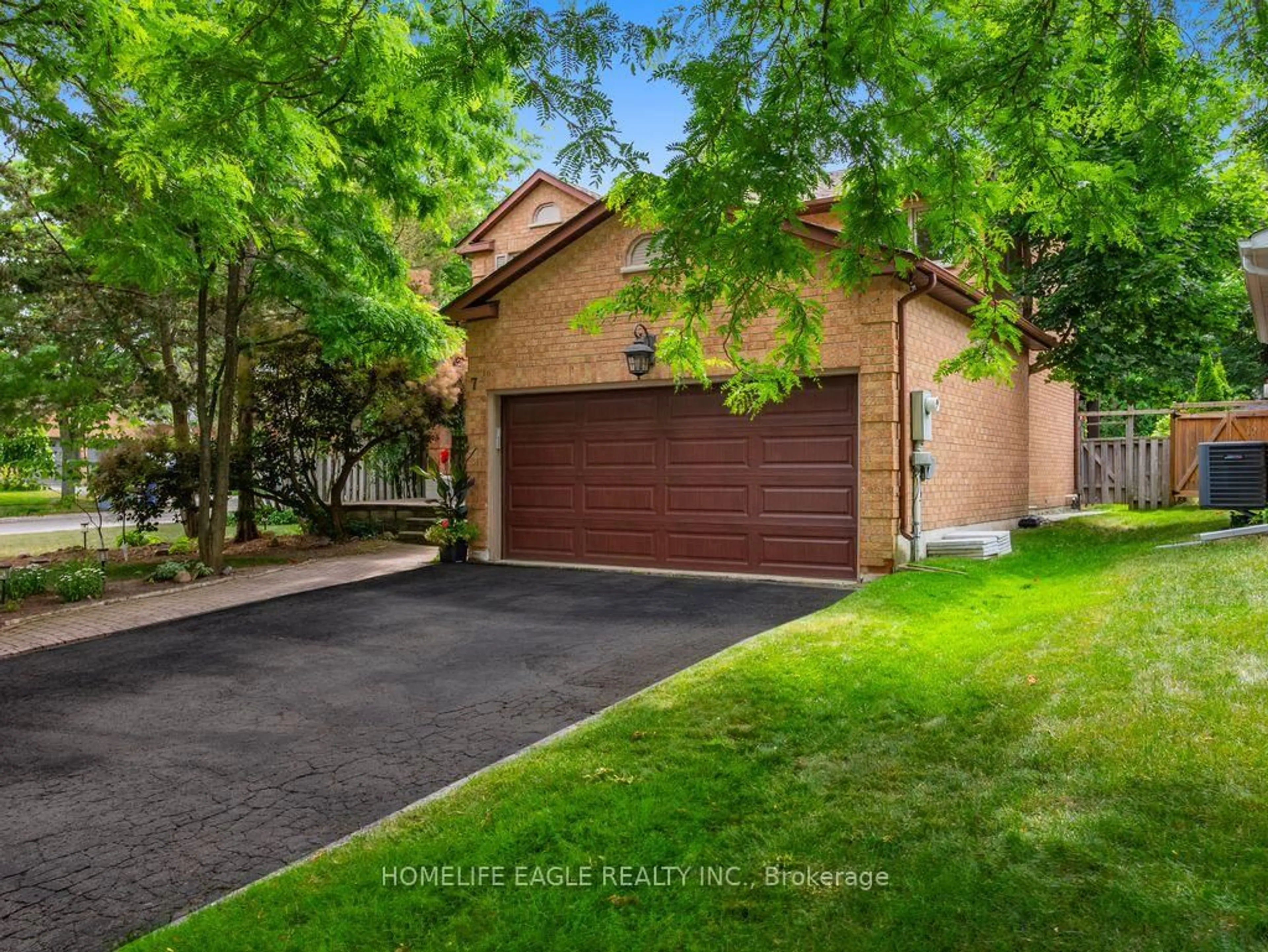 Unknown for 7 Moffat Cres, Aurora Ontario L4G 4Z6