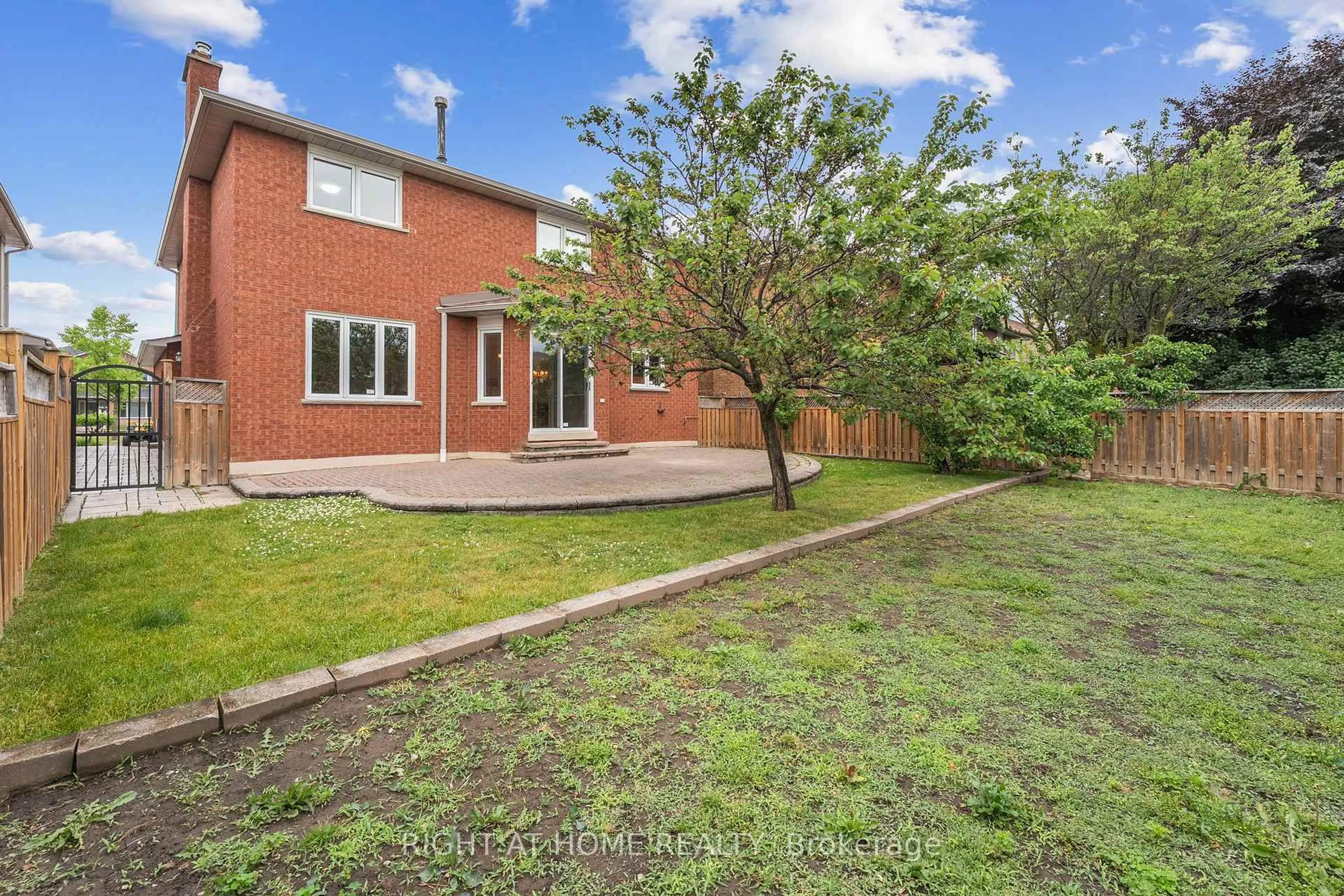 Patio, street for 52 Spring Town Rd, Vaughan Ontario L4L 8G2