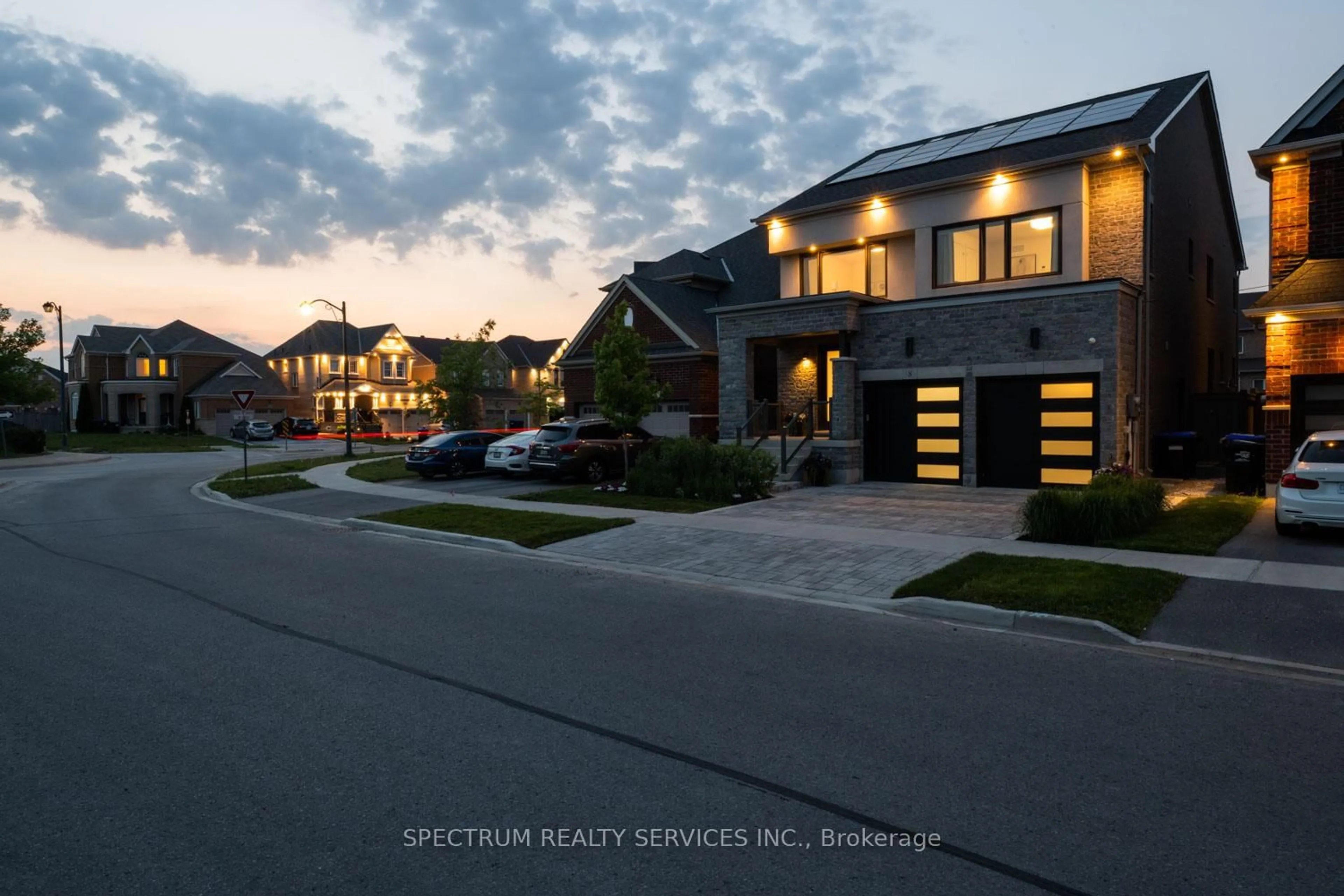 Home with brick exterior material, street for 8 Downy Emerald Dr, Bradford West Gwillimbury Ontario L3Z 0E8