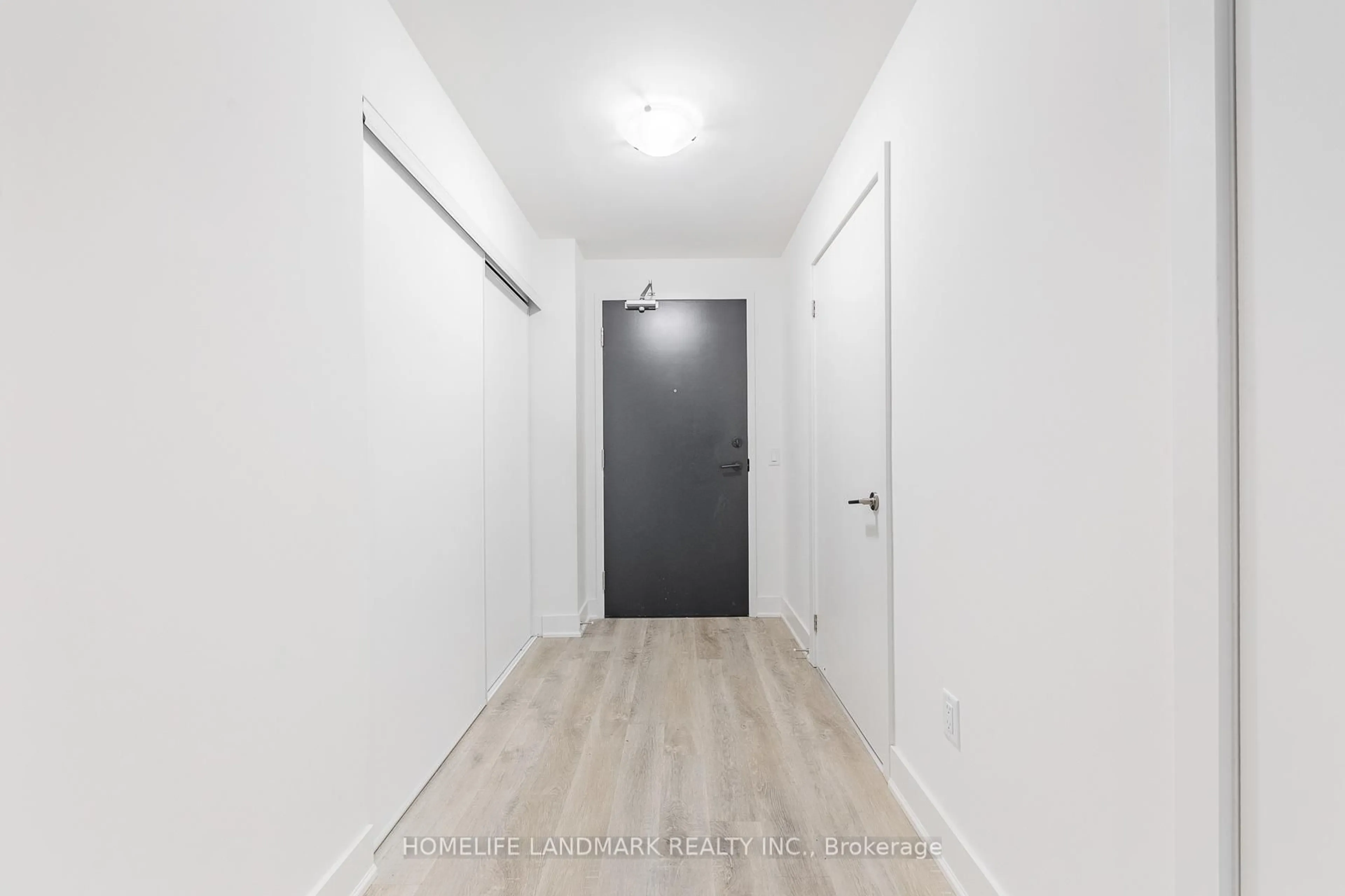 A pic of a room for 185 Deerfield St #223, Newmarket Ontario L3Y 0G7