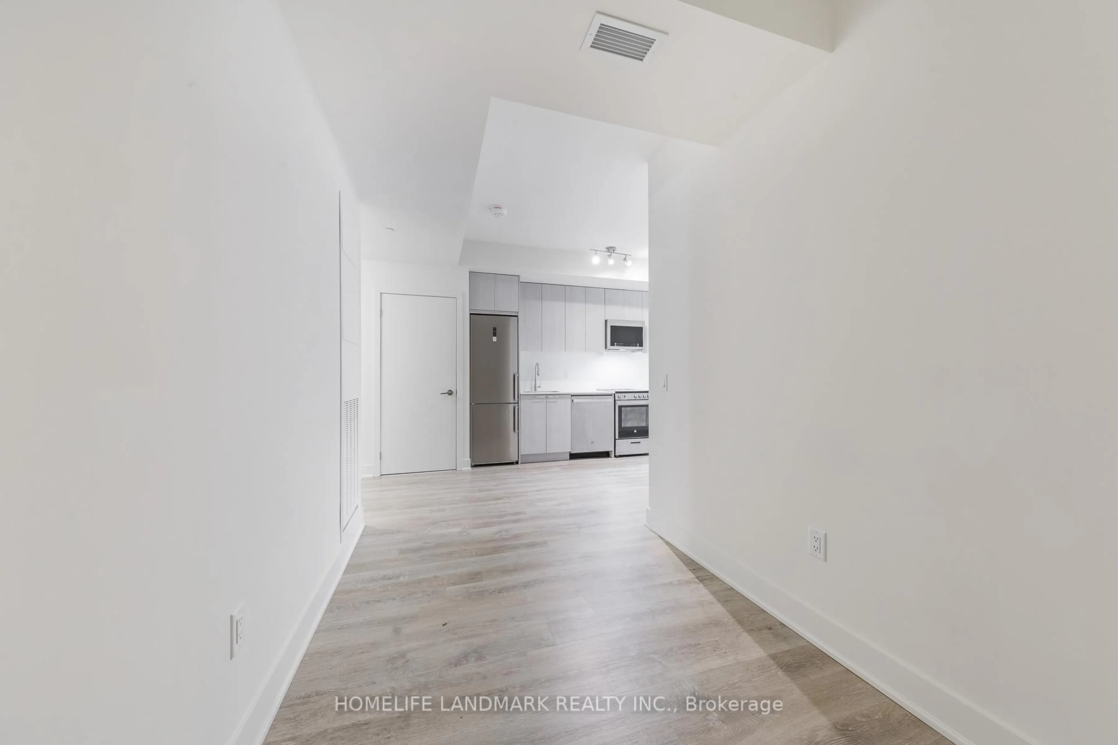A pic of a room for 185 Deerfield St #223, Newmarket Ontario L3Y 0G7