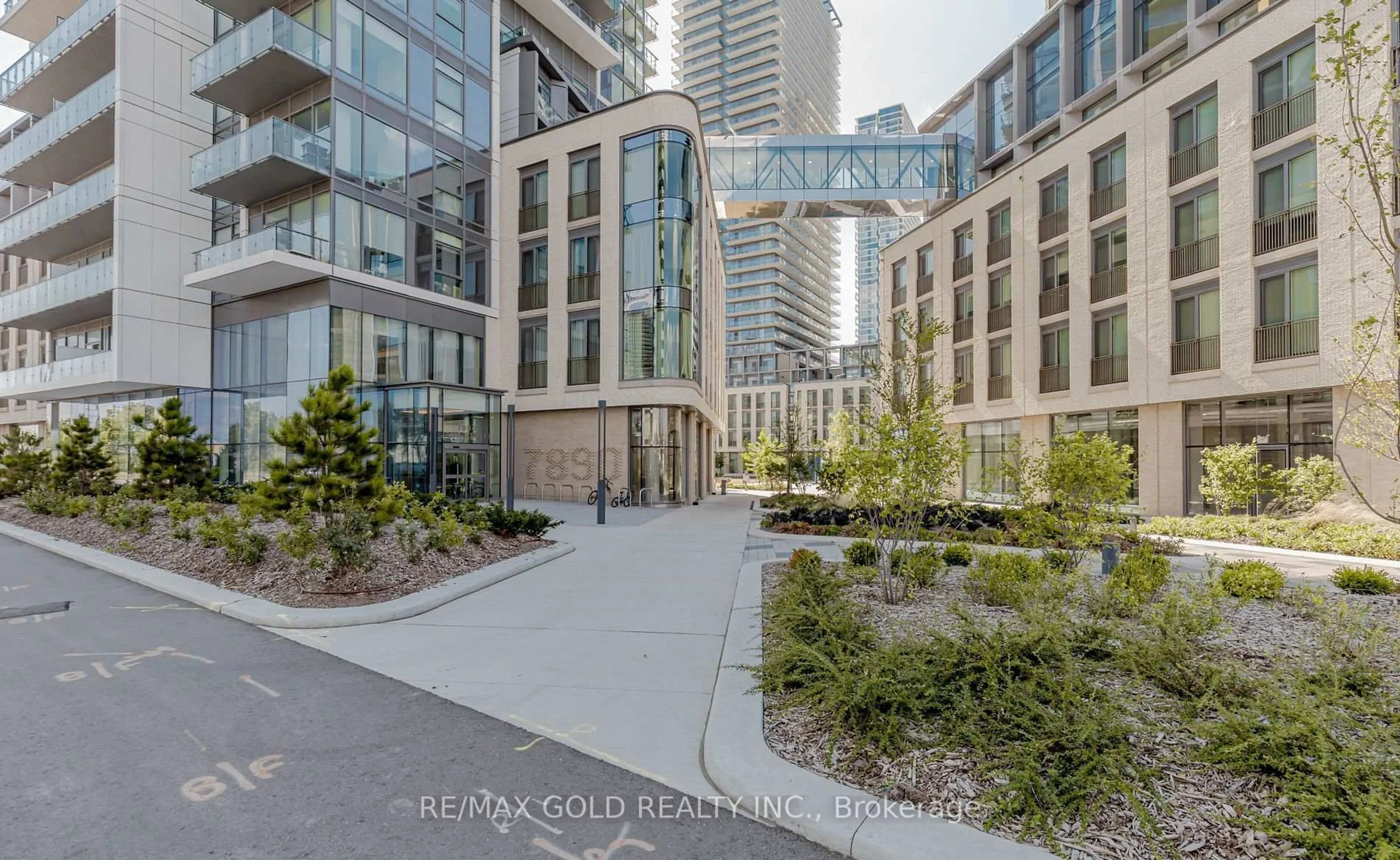 Patio, street for 7890 Jane St #PH11, Vaughan Ontario L4K 0K9