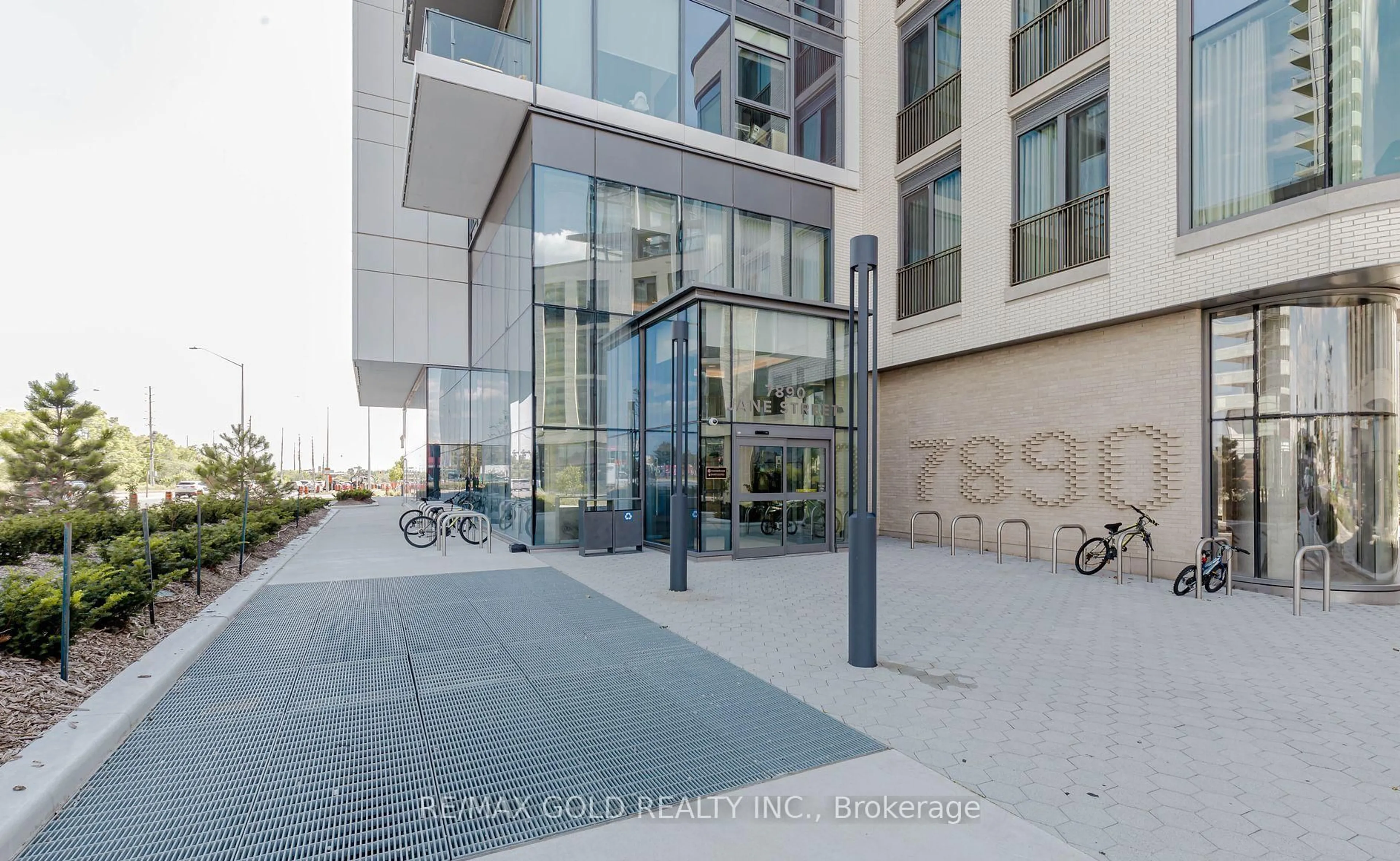 Indoor foyer for 7890 Jane St #PH11, Vaughan Ontario L4K 0K9