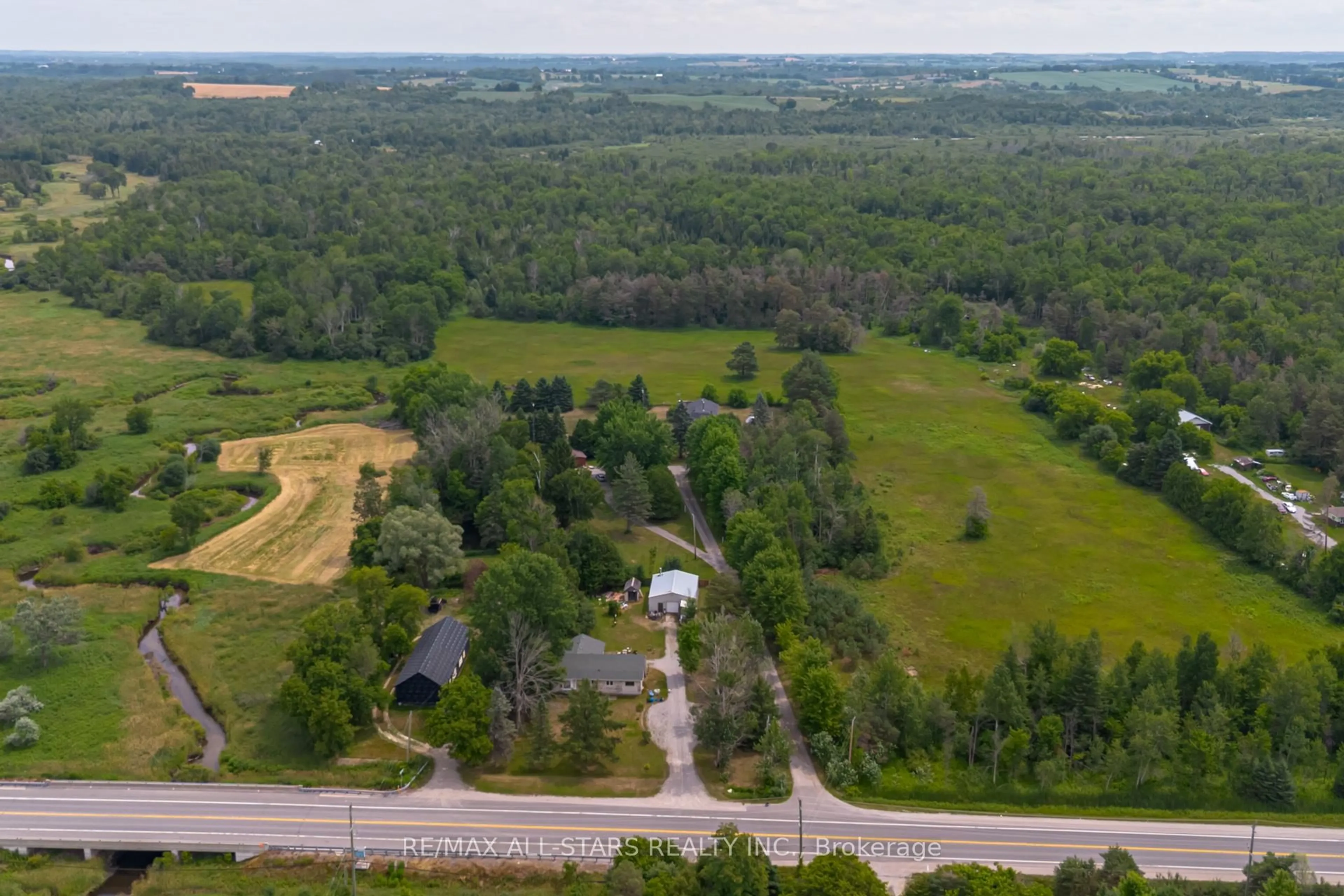 A pic from outside/outdoor area/front of a property/back of a property/a pic from drone, unknown for 21747 Highway 48, East Gwillimbury Ontario L0G 1M0