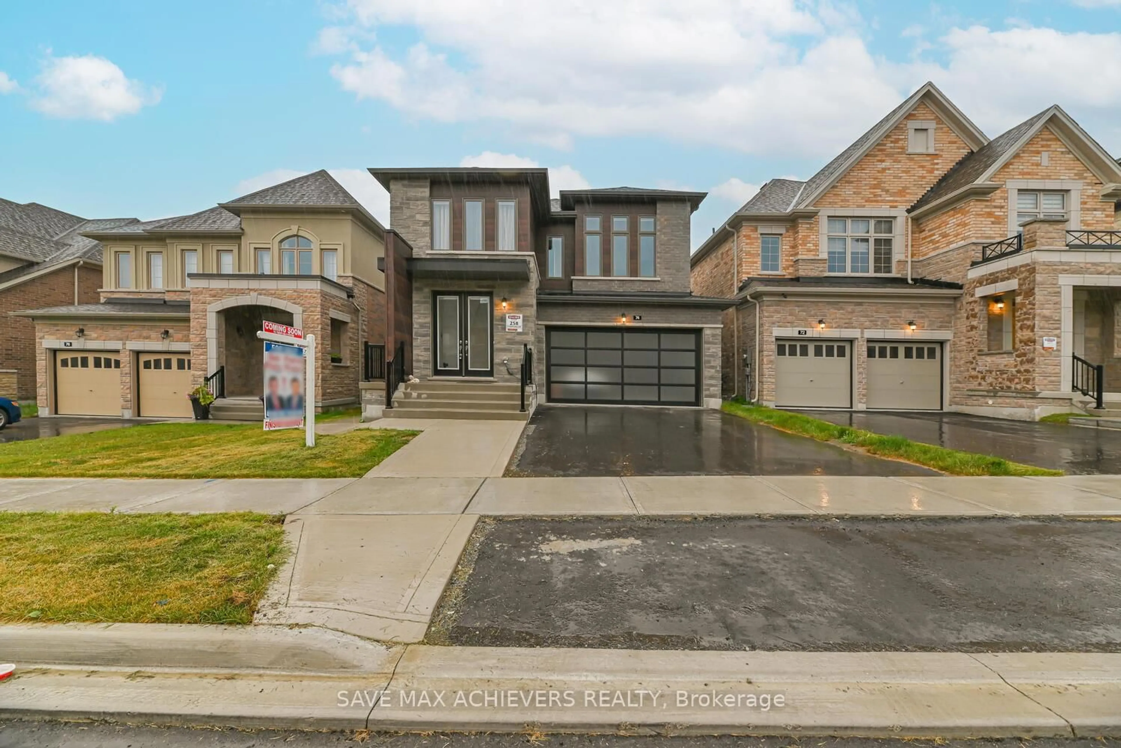 Home with brick exterior material, street for 74 KENTLEDGE AV Ave, East Gwillimbury Ontario L9N 0V9