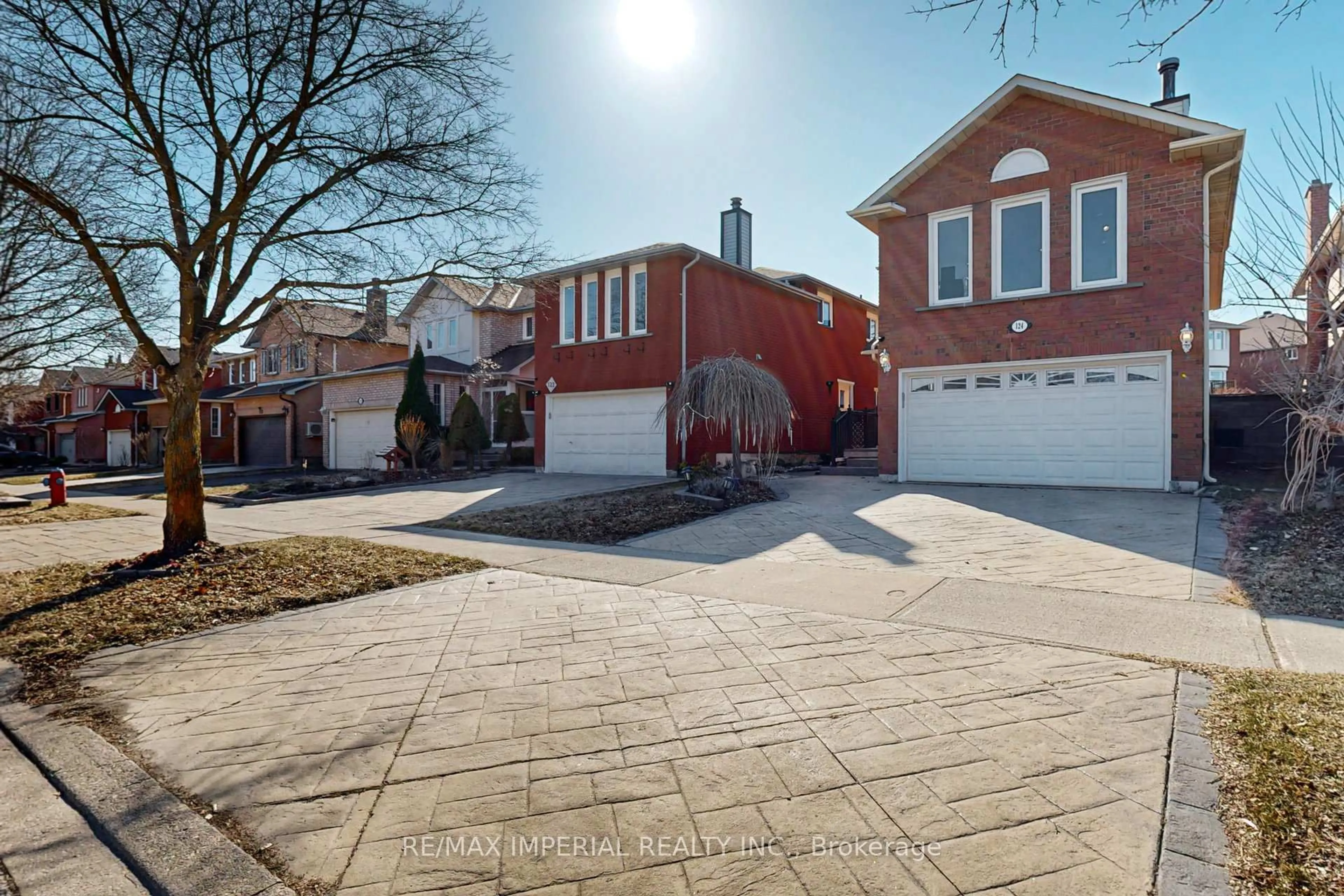 Home with brick exterior material, street for 124 Summitcrest Dr, Richmond Hill Ontario L4S 1A9