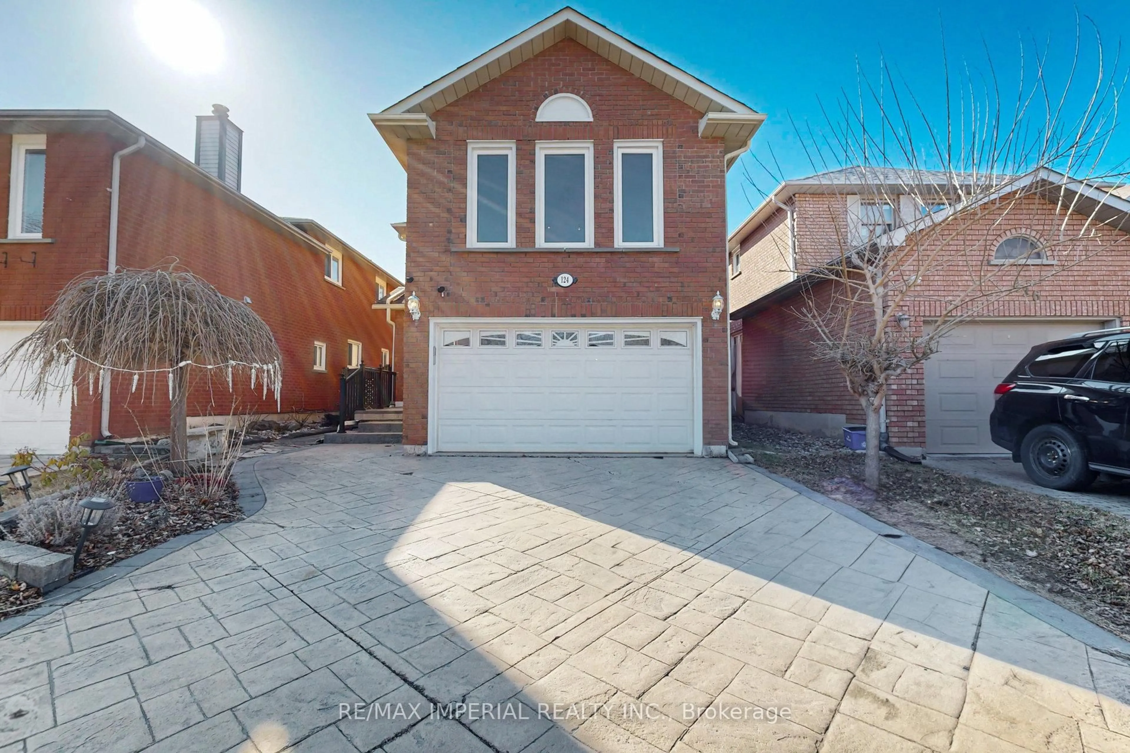 Home with brick exterior material, street for 124 Summitcrest Dr, Richmond Hill Ontario L4S 1A9