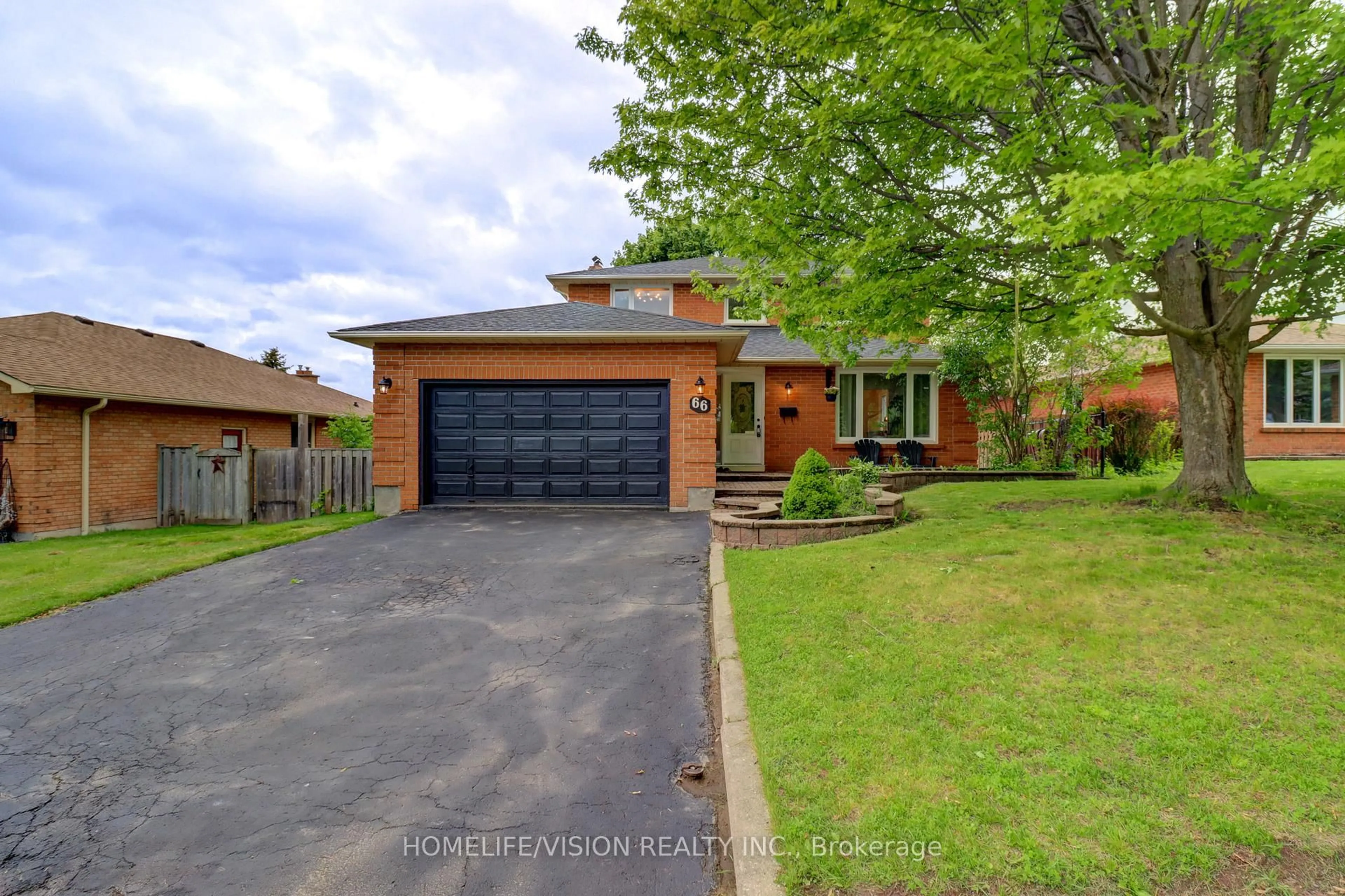 Home with brick exterior material, street for 66 Munro Cres, Uxbridge Ontario L9P 1L8