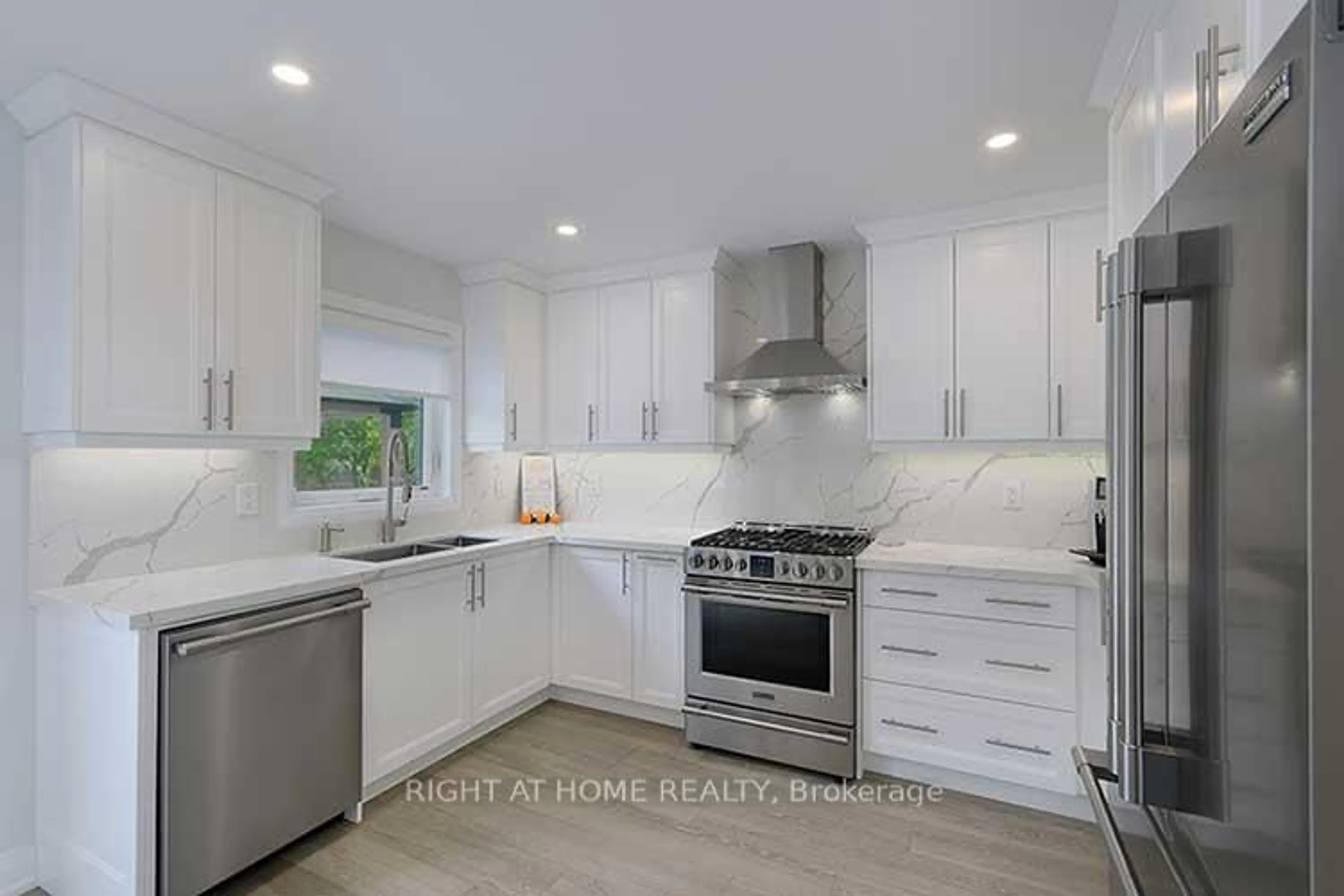 Contemporary kitchen, ceramic/tile floor for 413 Mathews Crt, Newmarket Ontario L3X 1C8