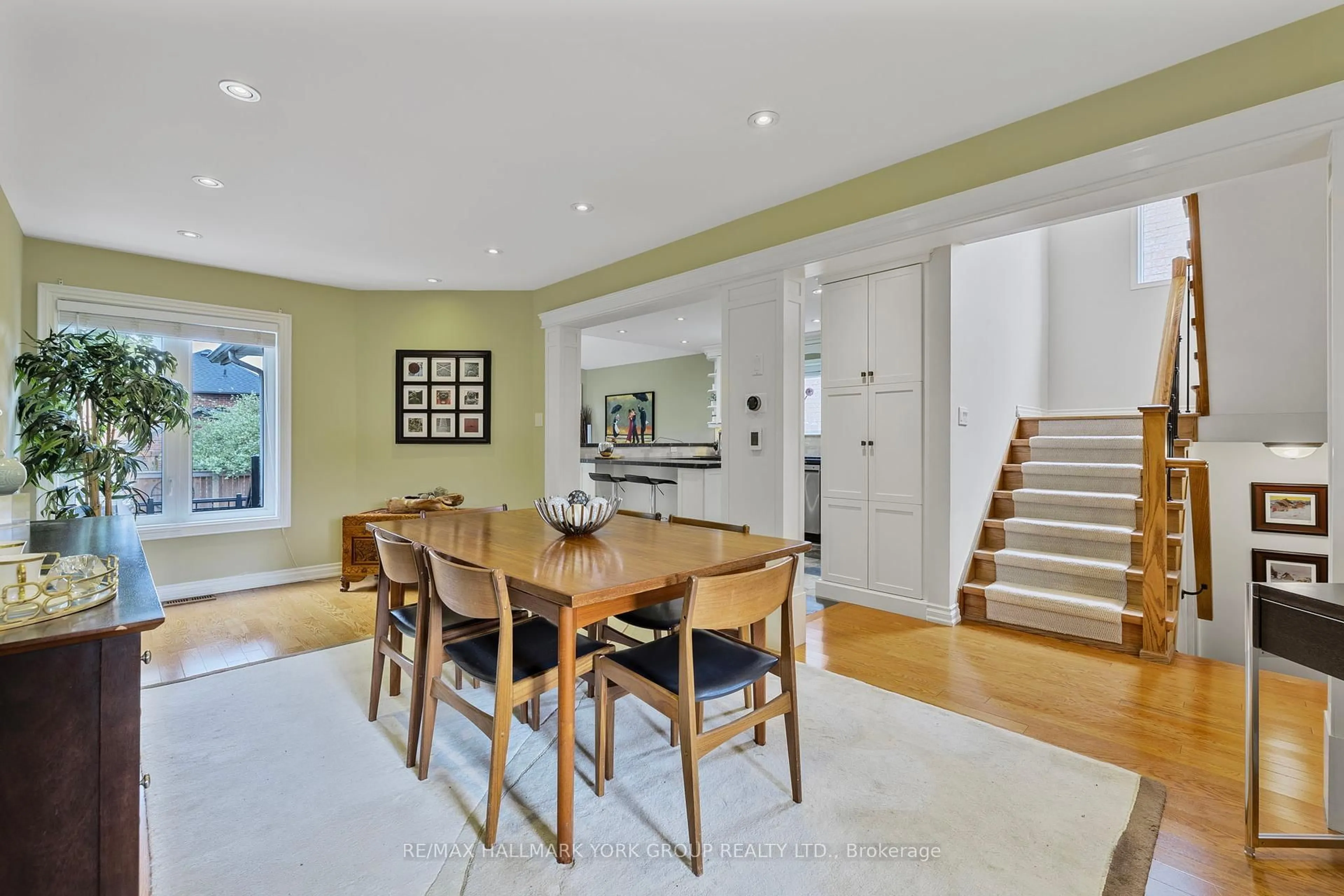 Unknown for 110 Rush Rd, Aurora Ontario L4G 7G5