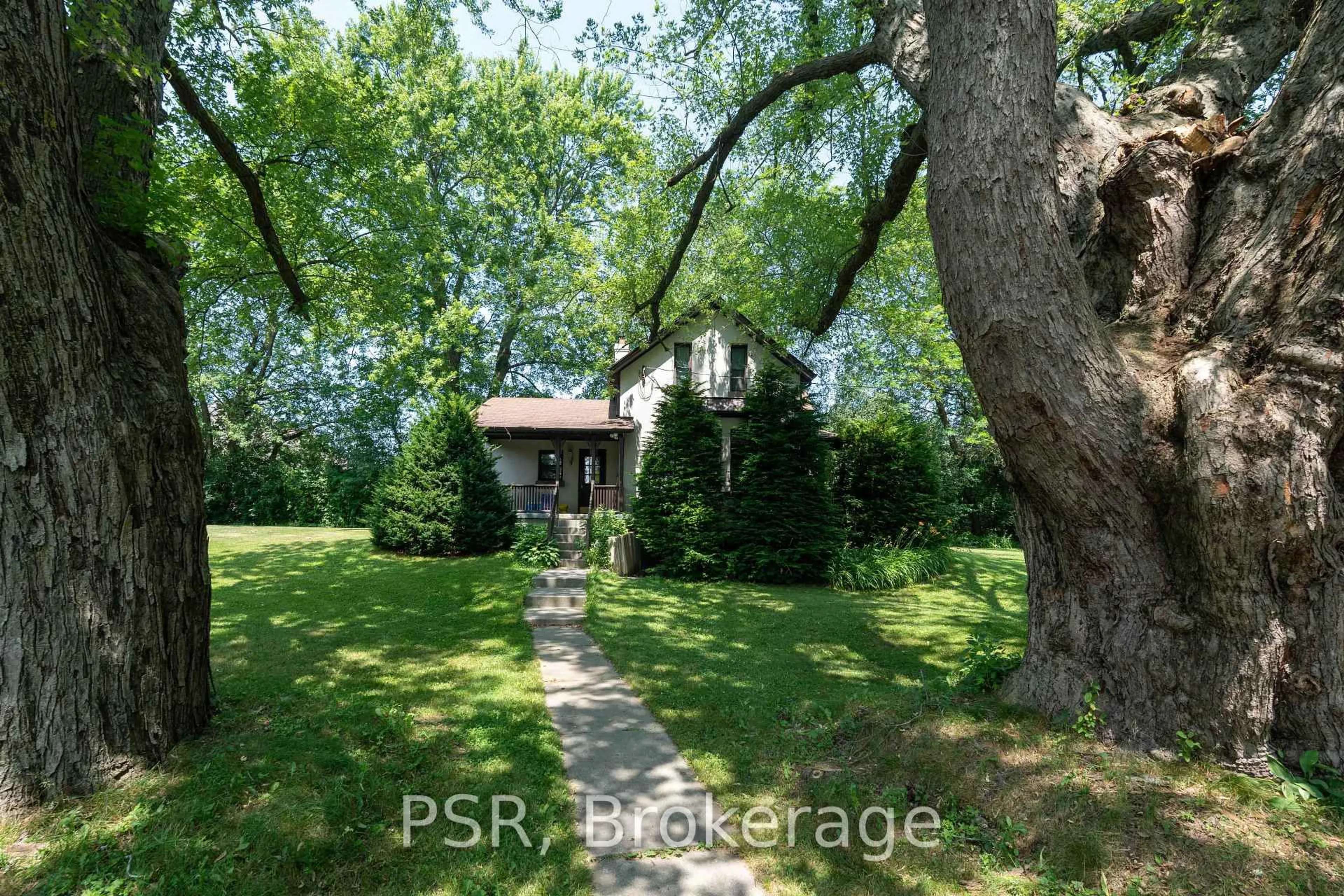 Unknown for 10 Kingscross Dr, King Ontario L7B 1E5