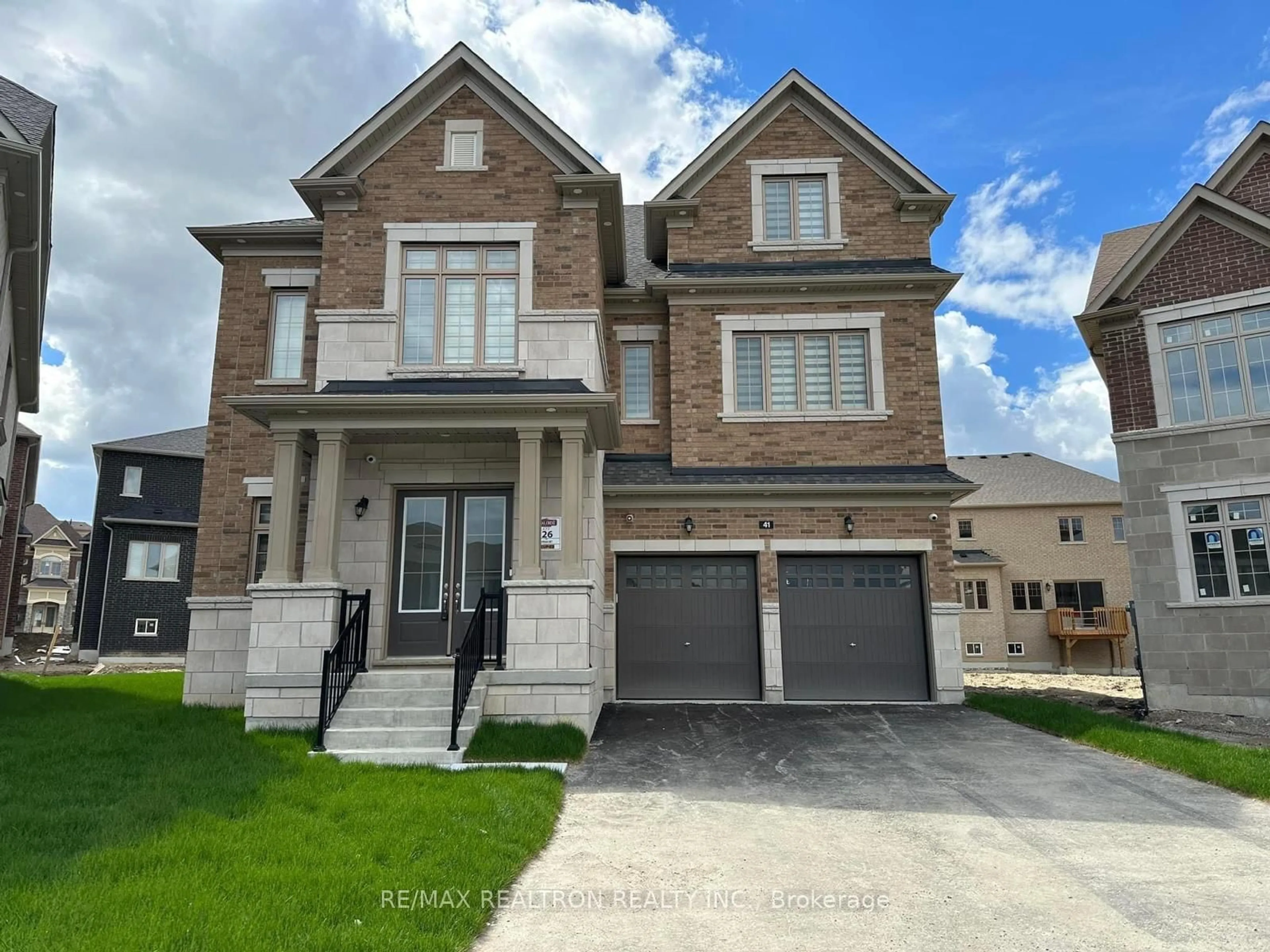 Home with brick exterior material, street for 41 Perigo Crt, Richmond Hill Ontario L4E 1K3