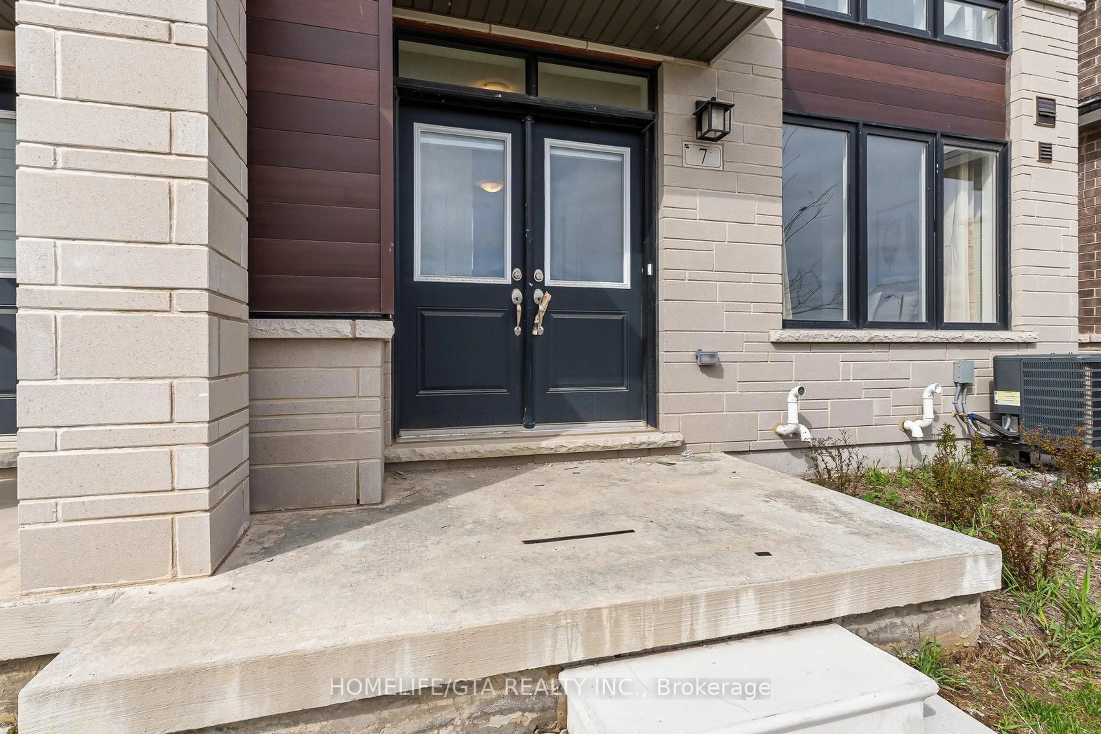 Indoor entryway for 7 Holyrood Cres, Vaughan Ontario L4H 5G2