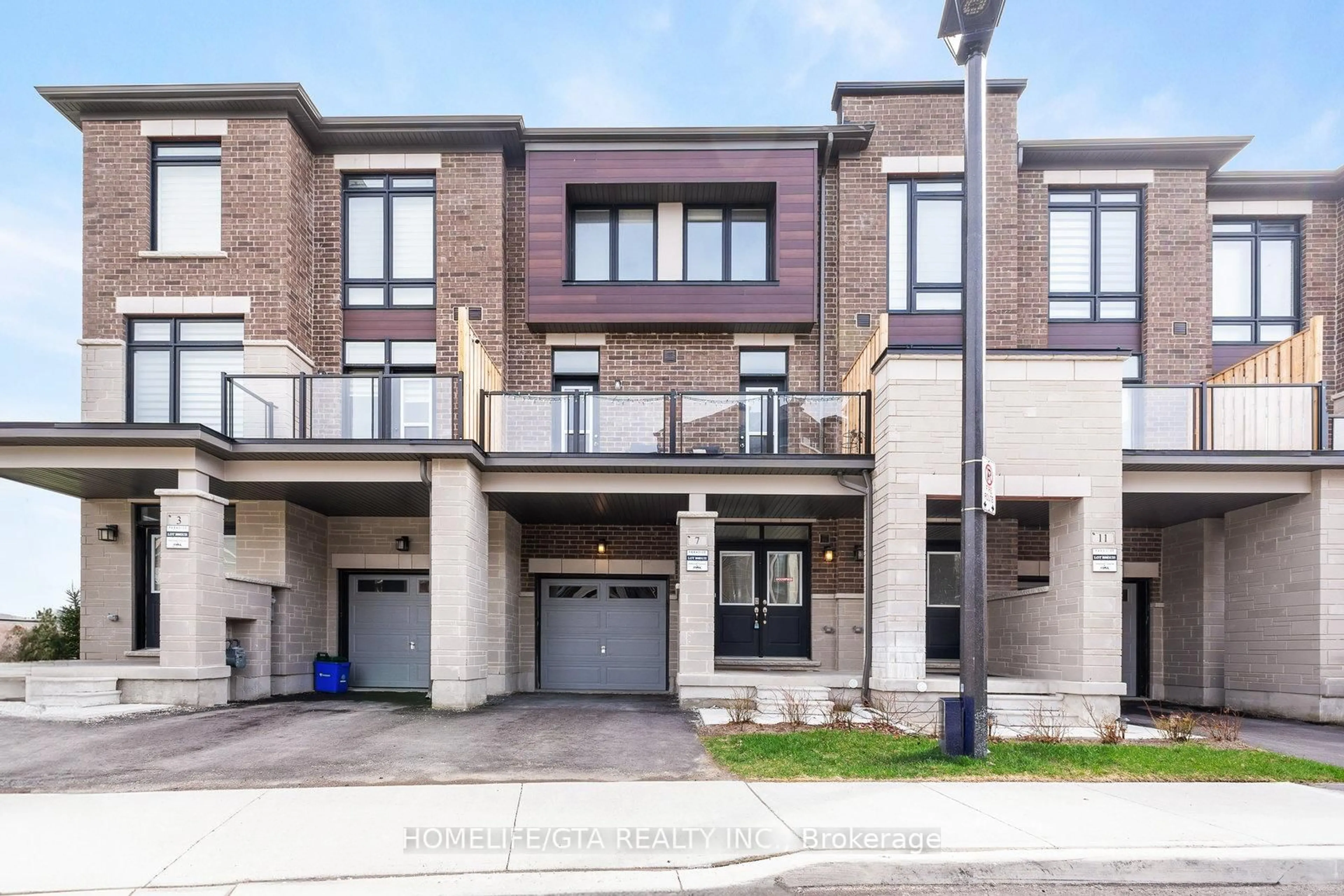 Home with brick exterior material, street for 7 Holyrood Cres, Vaughan Ontario L4H 5G2