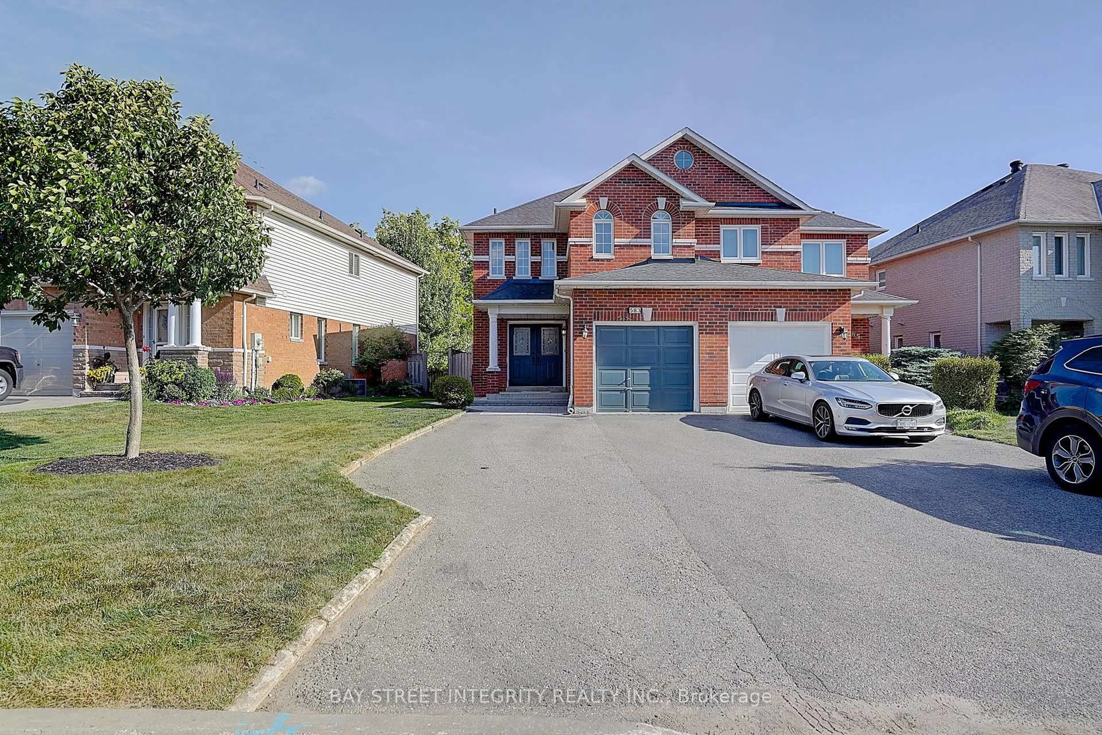 Home with brick exterior material, street for 583 Heddle Cres, Newmarket Ontario L3X 2K7