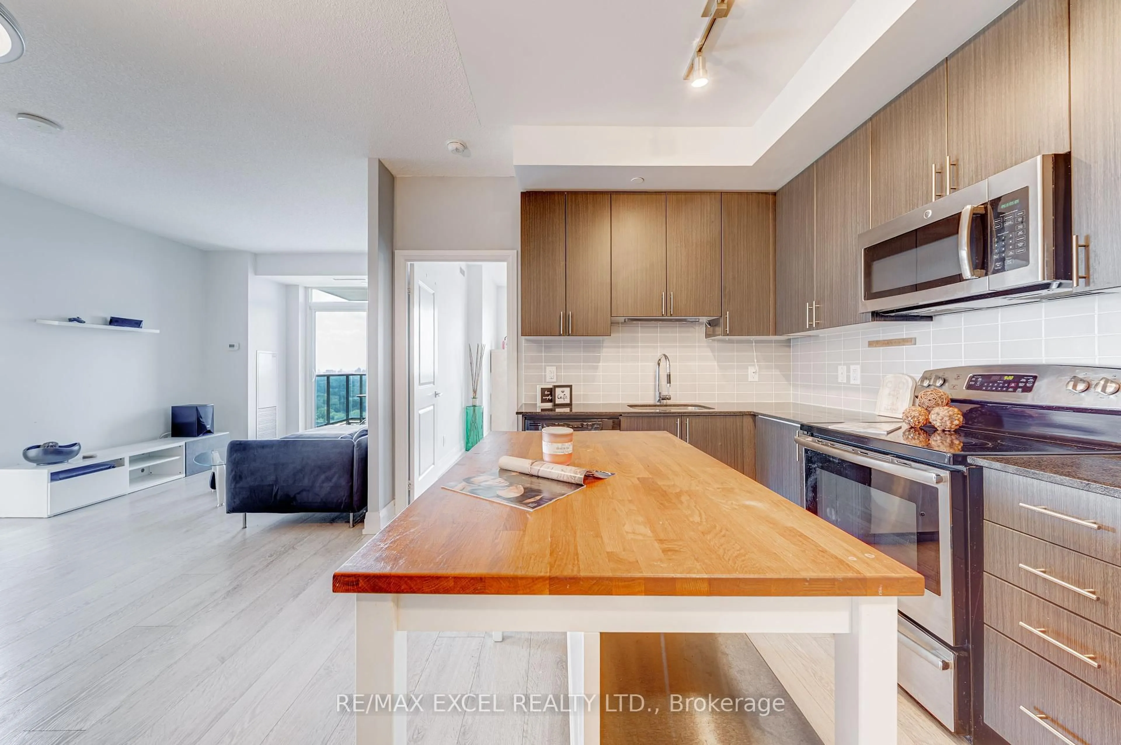 Open concept kitchen, unknown for 7165 Yonge St #2006, Markham Ontario L3T 0C9