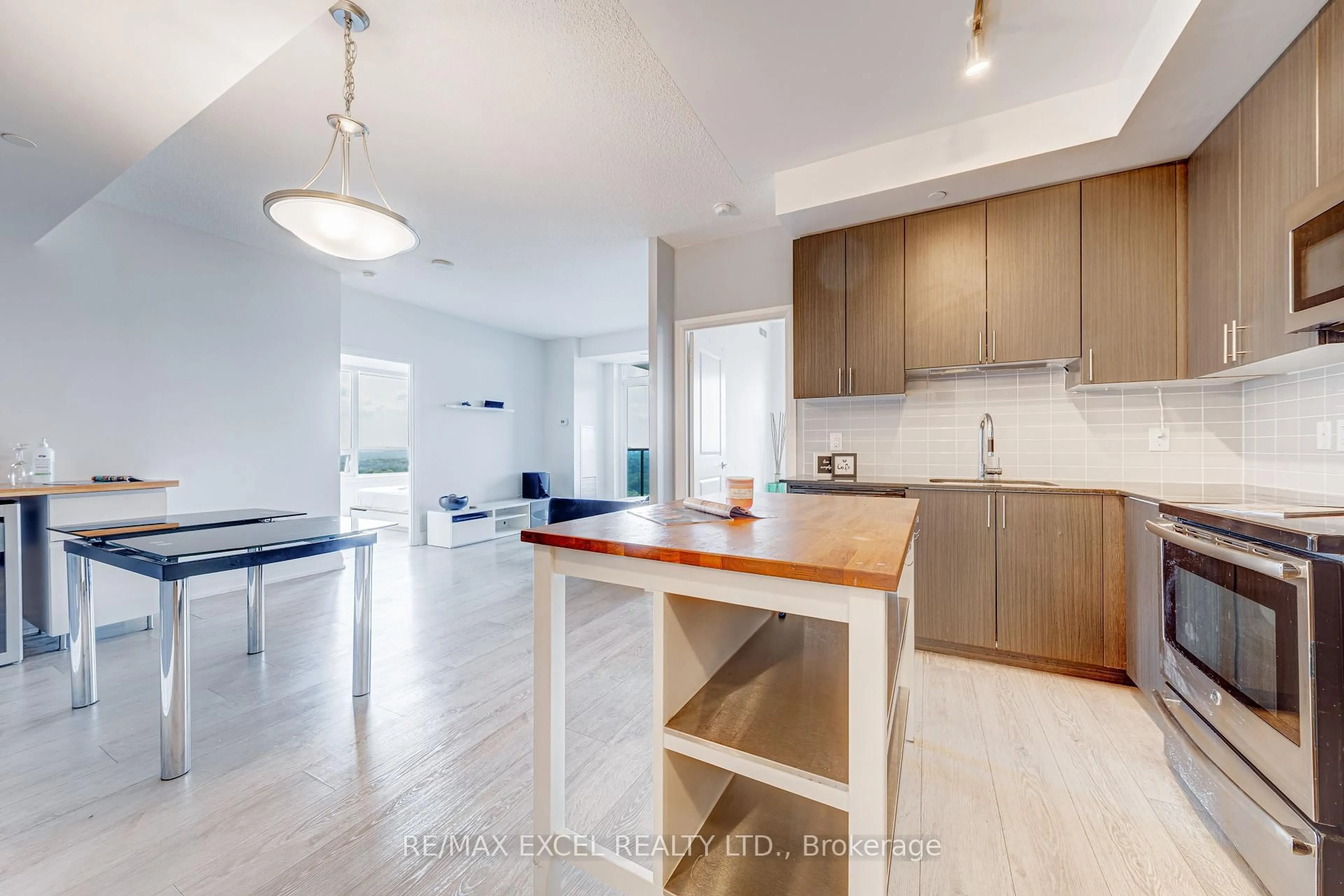 Open concept kitchen, unknown for 7165 Yonge St #2006, Markham Ontario L3T 0C9