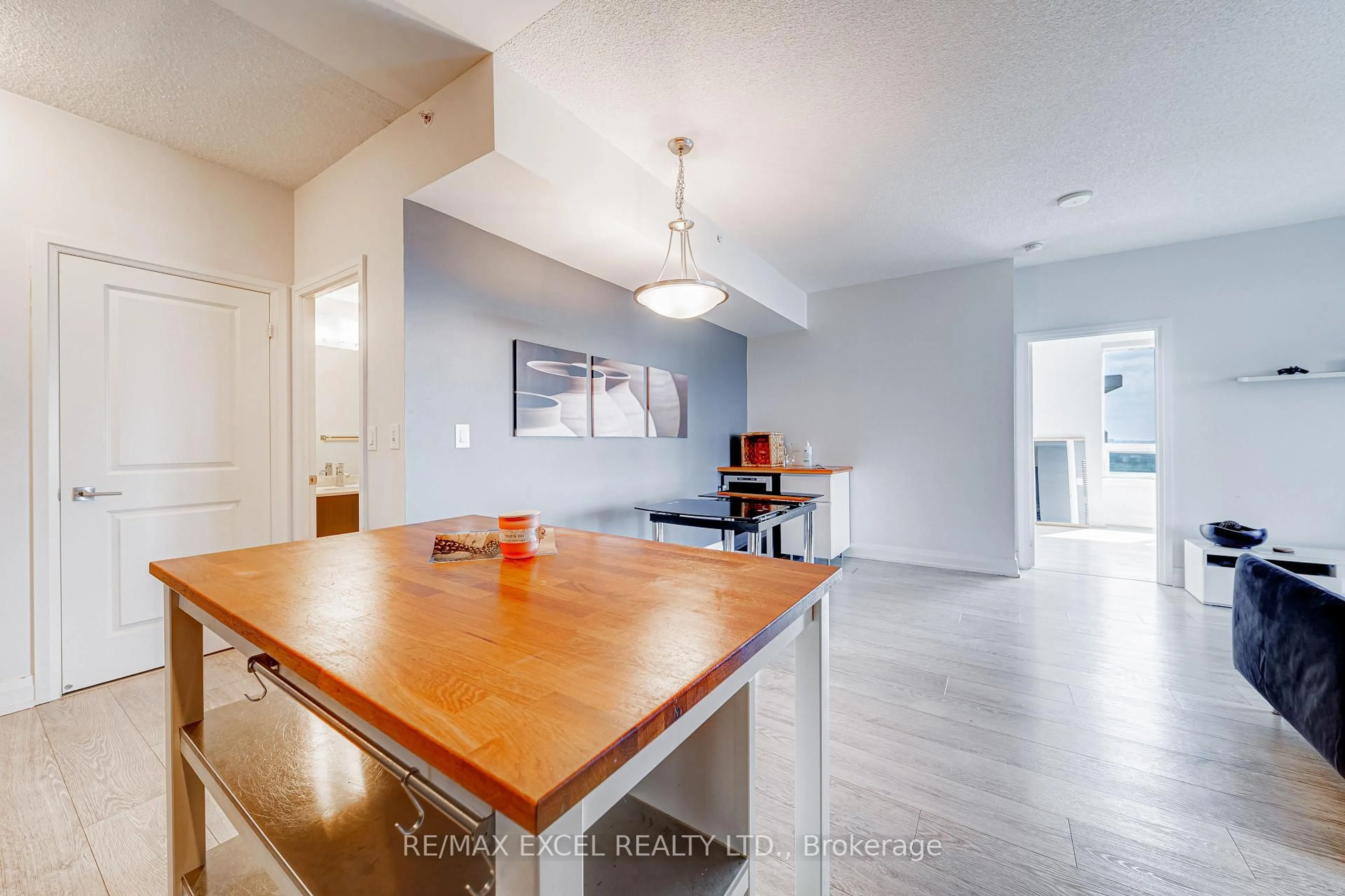 Open concept kitchen, unknown for 7165 Yonge St #2006, Markham Ontario L3T 0C9