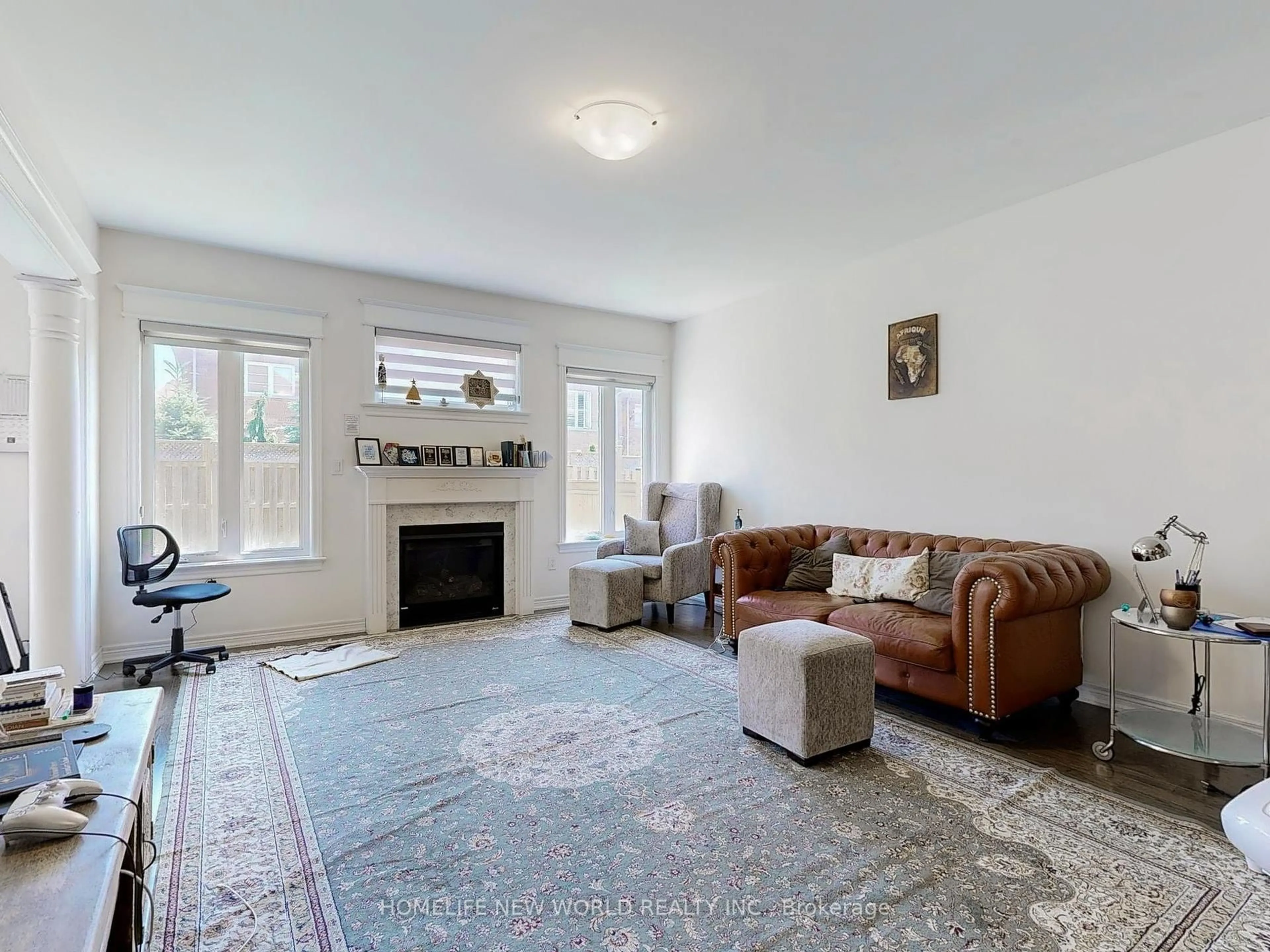 Living room with furniture, unknown for 54 Thornapple Lane, Richmond Hill Ontario L4E 1E7