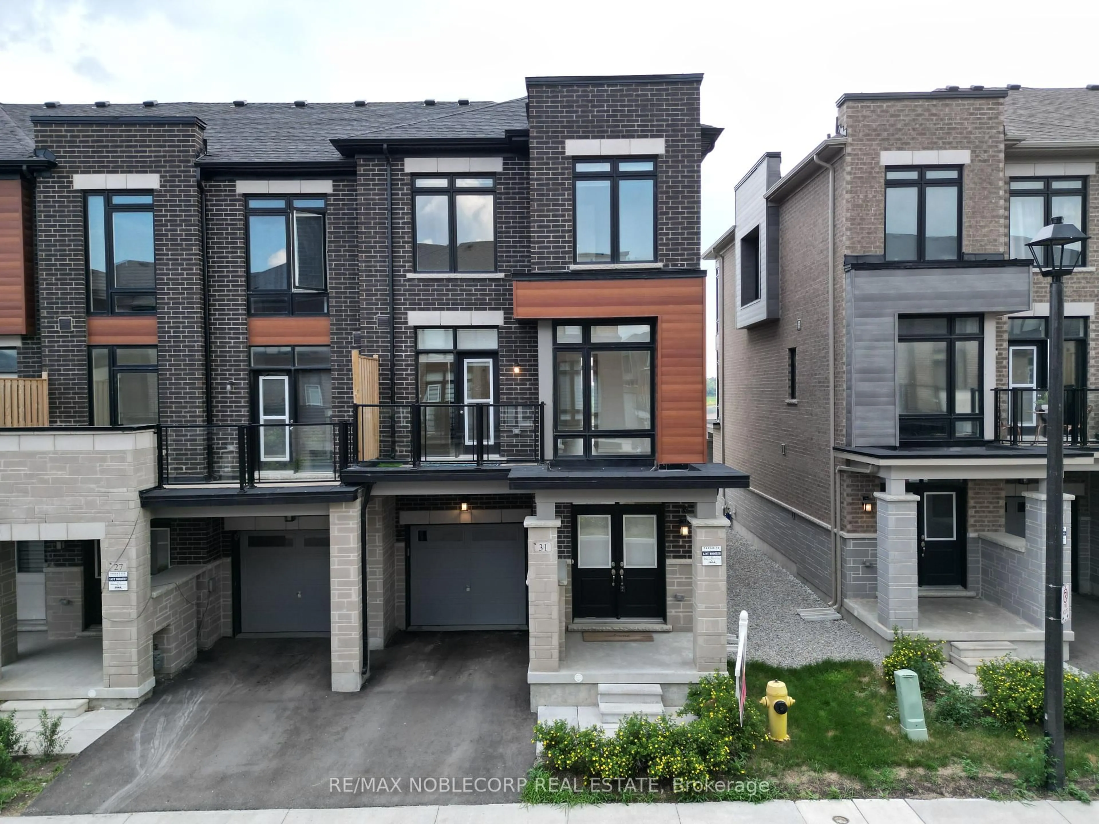 Home with brick exterior material, street for 31 Holyrood Cres, Vaughan Ontario L4H 5G2