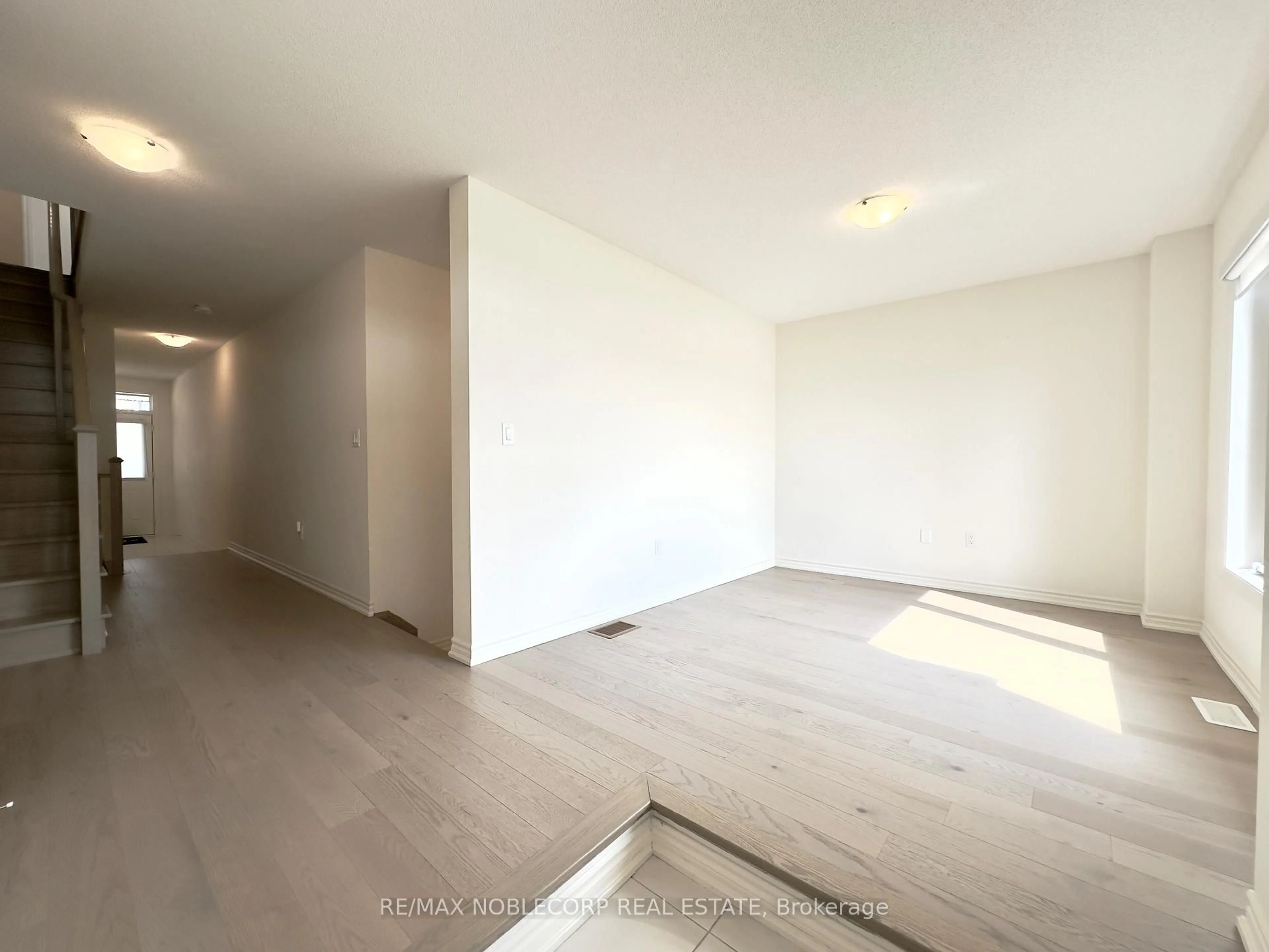 A pic of a room for 31 Holyrood Cres, Vaughan Ontario L4H 5G2