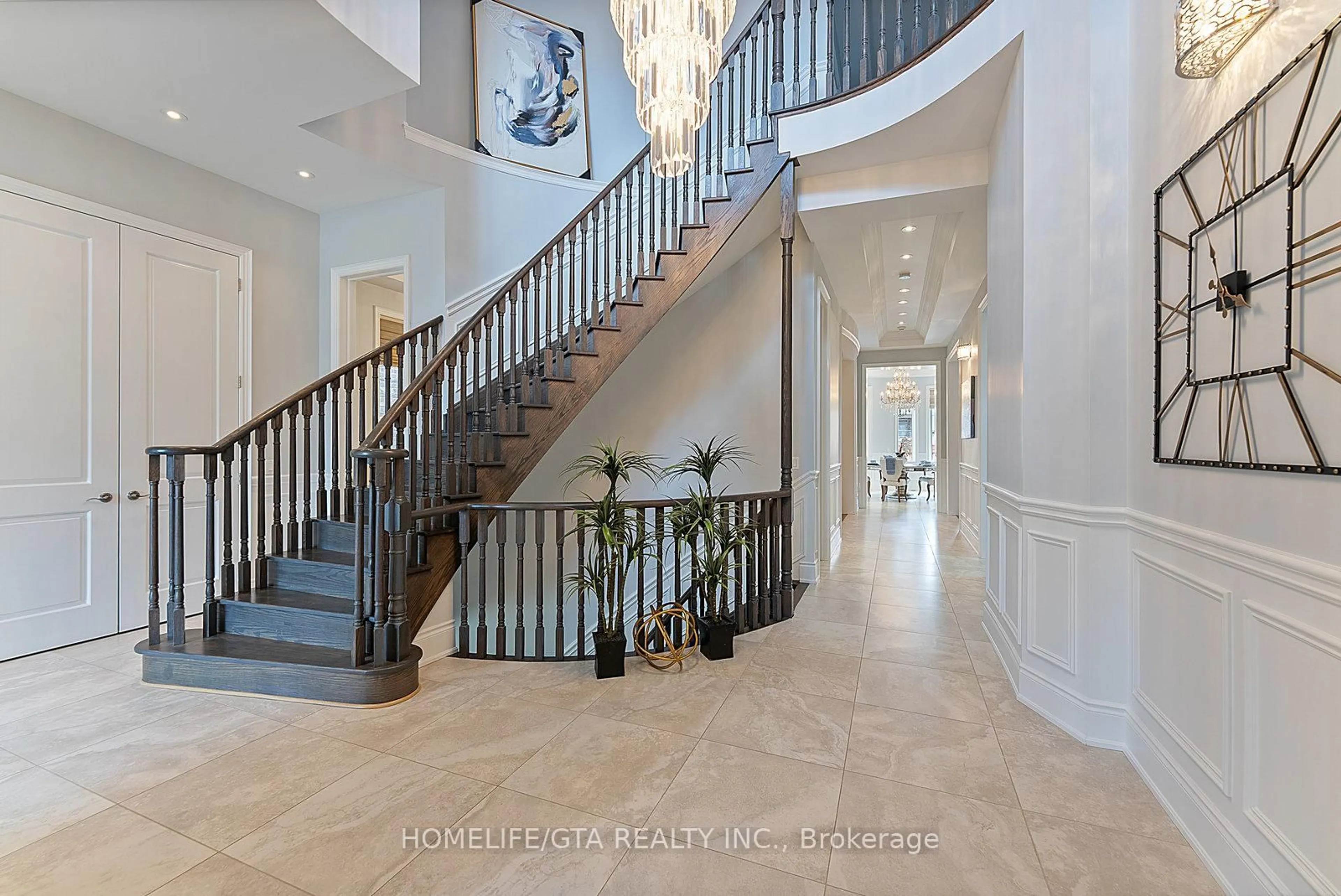Indoor foyer for 388 Woodgate Pines Dr, Vaughan Ontario L4H 3X5