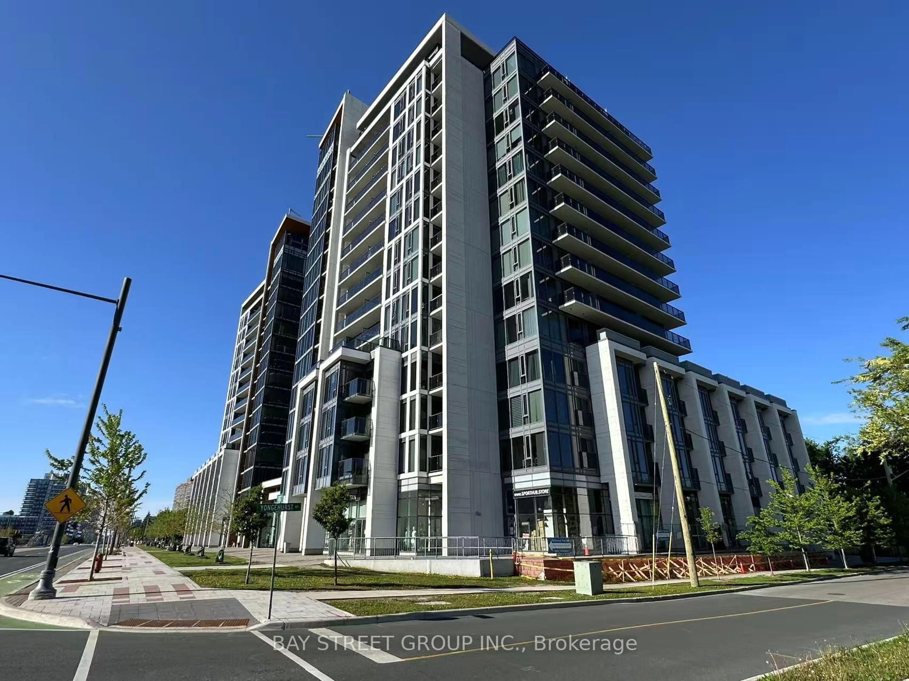 A pic from outside/outdoor area/front of a property/back of a property/a pic from drone, building for 9608 Yonge St #903, Richmond Hill Ontario L4C 0X4