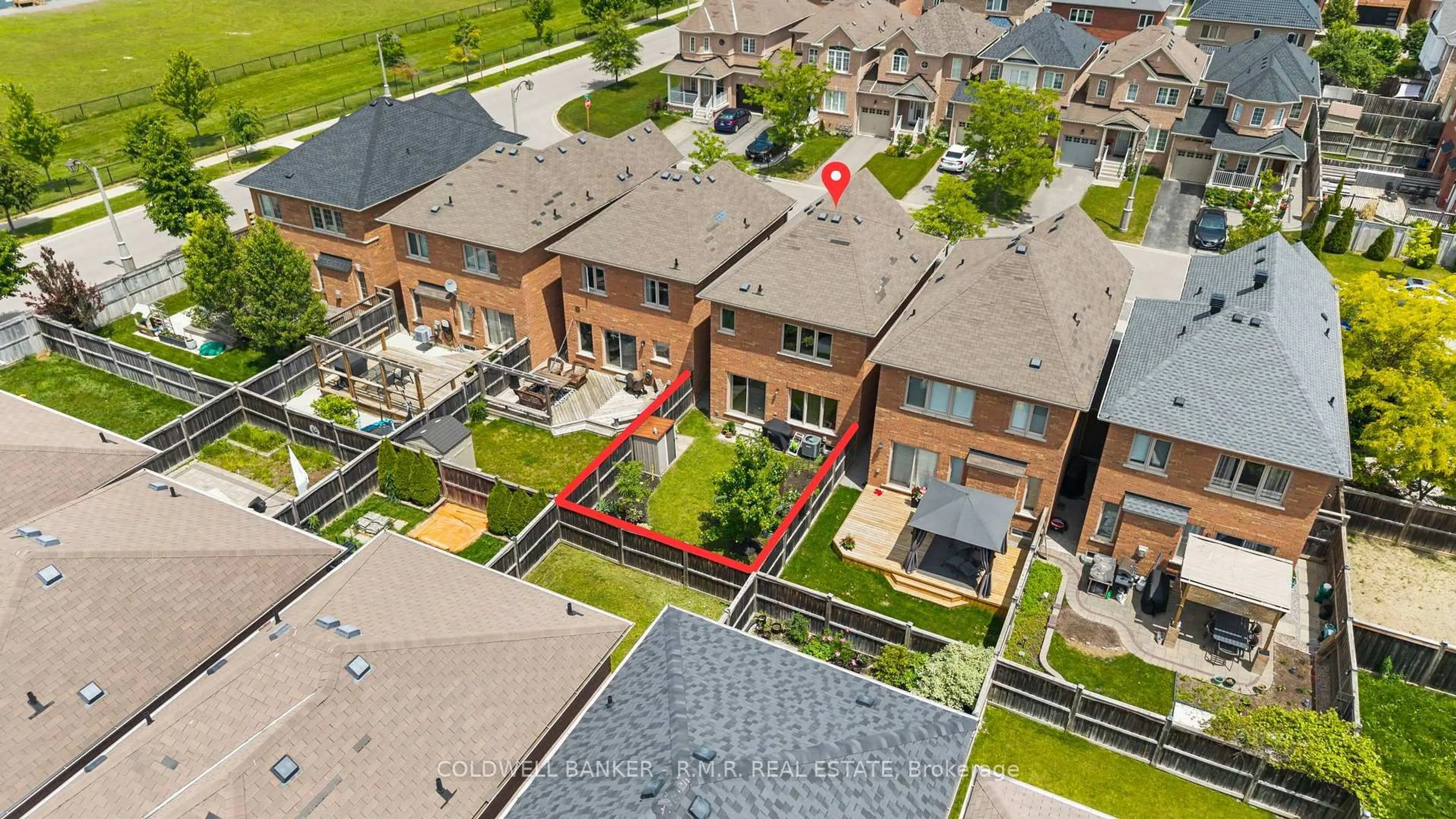 A pic from outside/outdoor area/front of a property/back of a property/a pic from drone, unknown for 14 Betula Gate, Whitchurch-Stouffville Ontario L4A 0V2