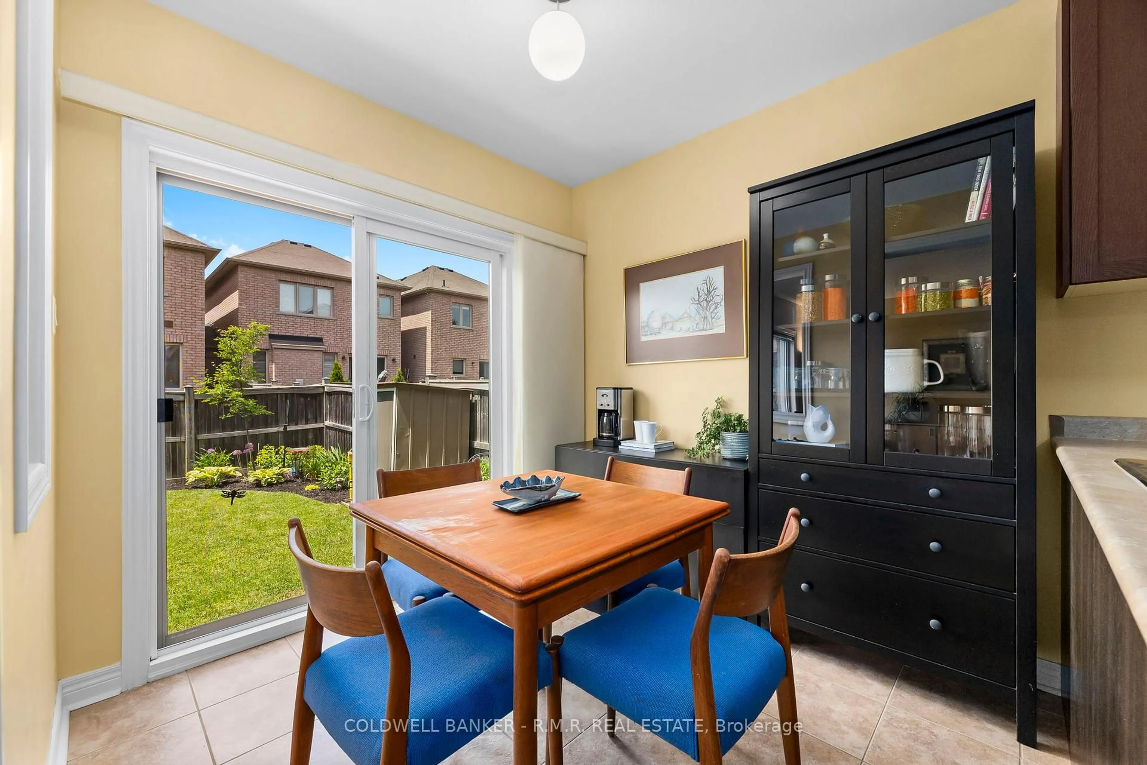 Dining room, ceramic/tile floor for 14 Betula Gate, Whitchurch-Stouffville Ontario L4A 0V2