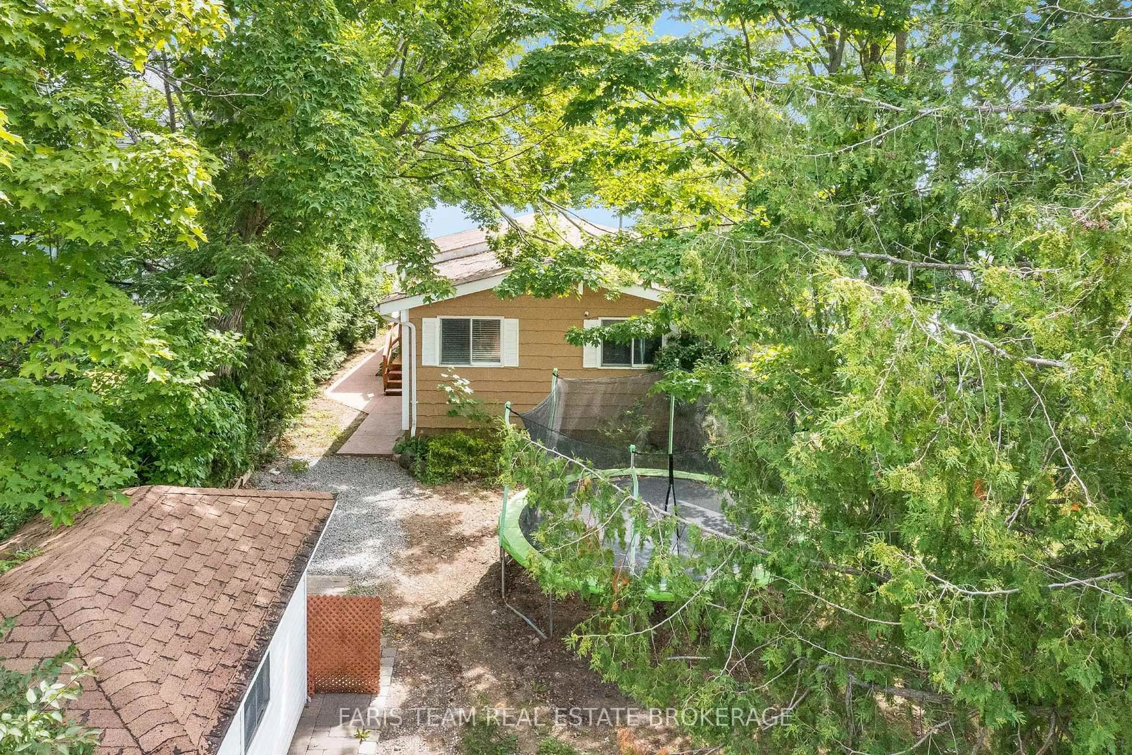 A pic from outside/outdoor area/front of a property/back of a property/a pic from drone, street for 3595 Glenhaven Beach Rd, Innisfil Ontario L9S 2Z2
