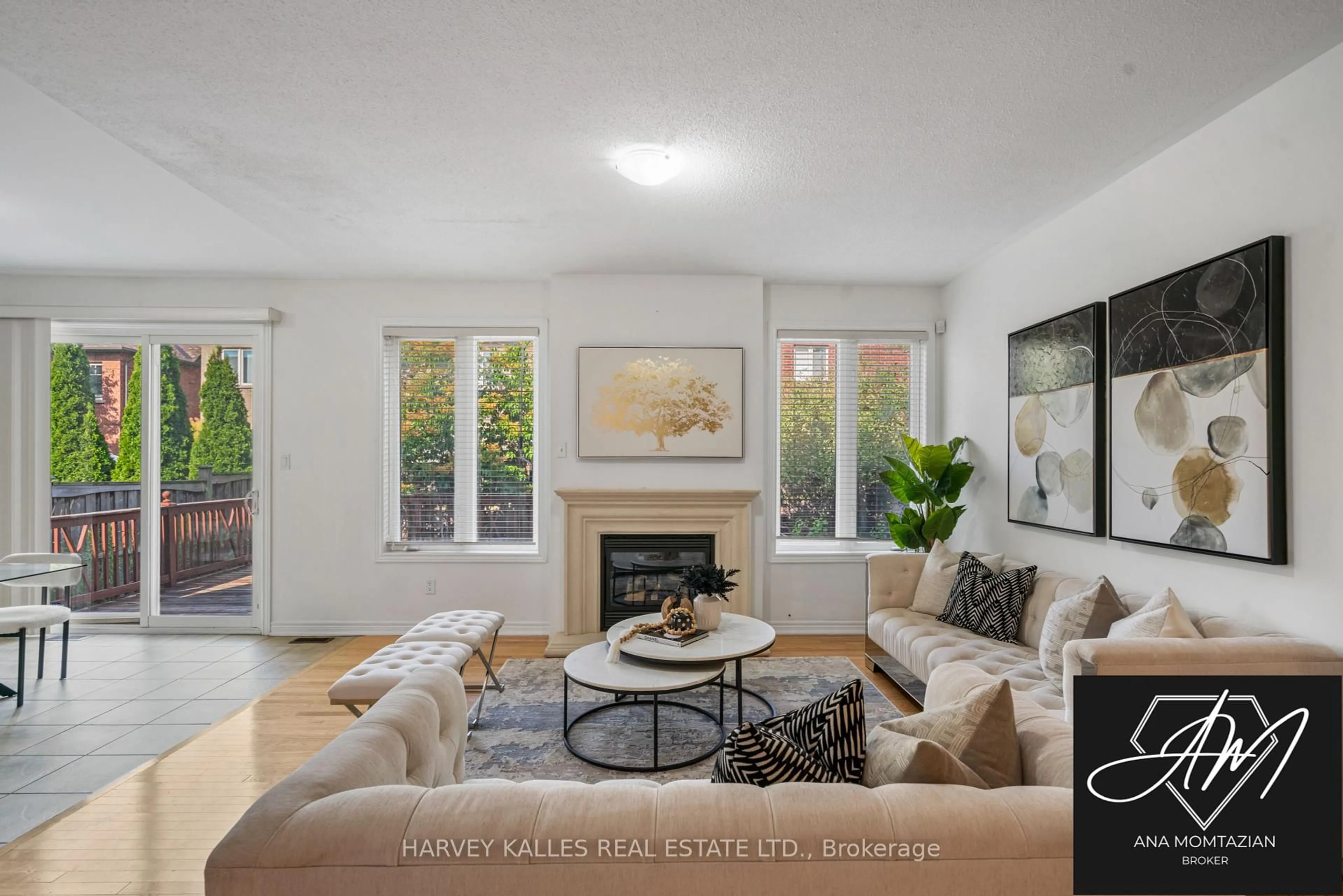 Living room with furniture, ceramic/tile floor for 8 Barn Swallow Crt, Richmond Hill Ontario L4E 0K1